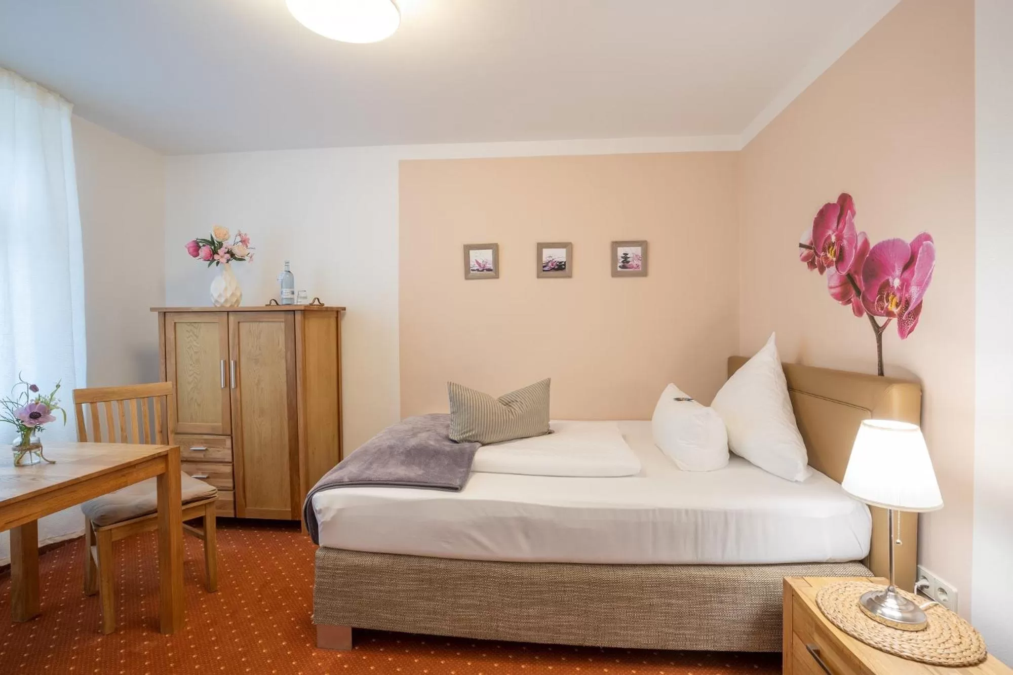 Bed in Seehotel Lindenhof