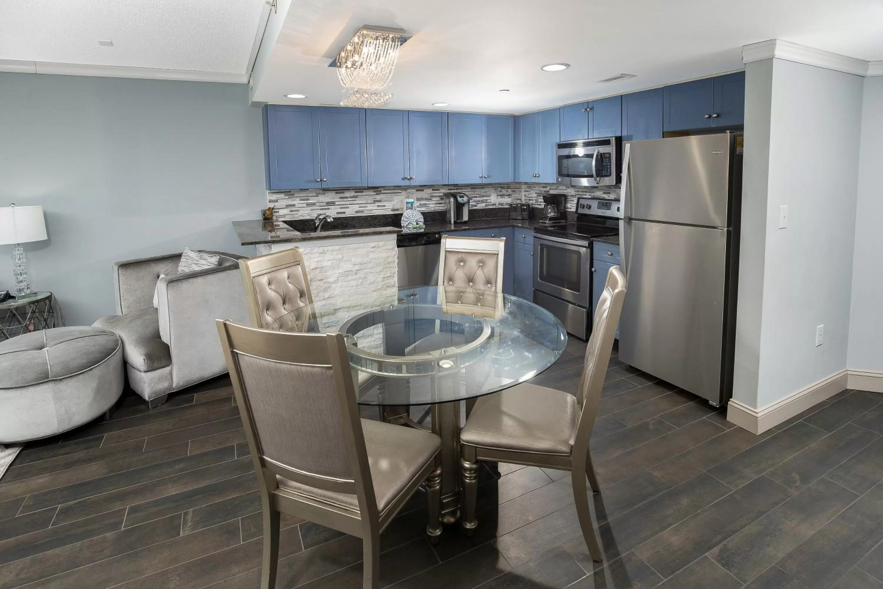 Kitchen or kitchenette, Kitchen/Kitchenette in Beach Vacation Condos South