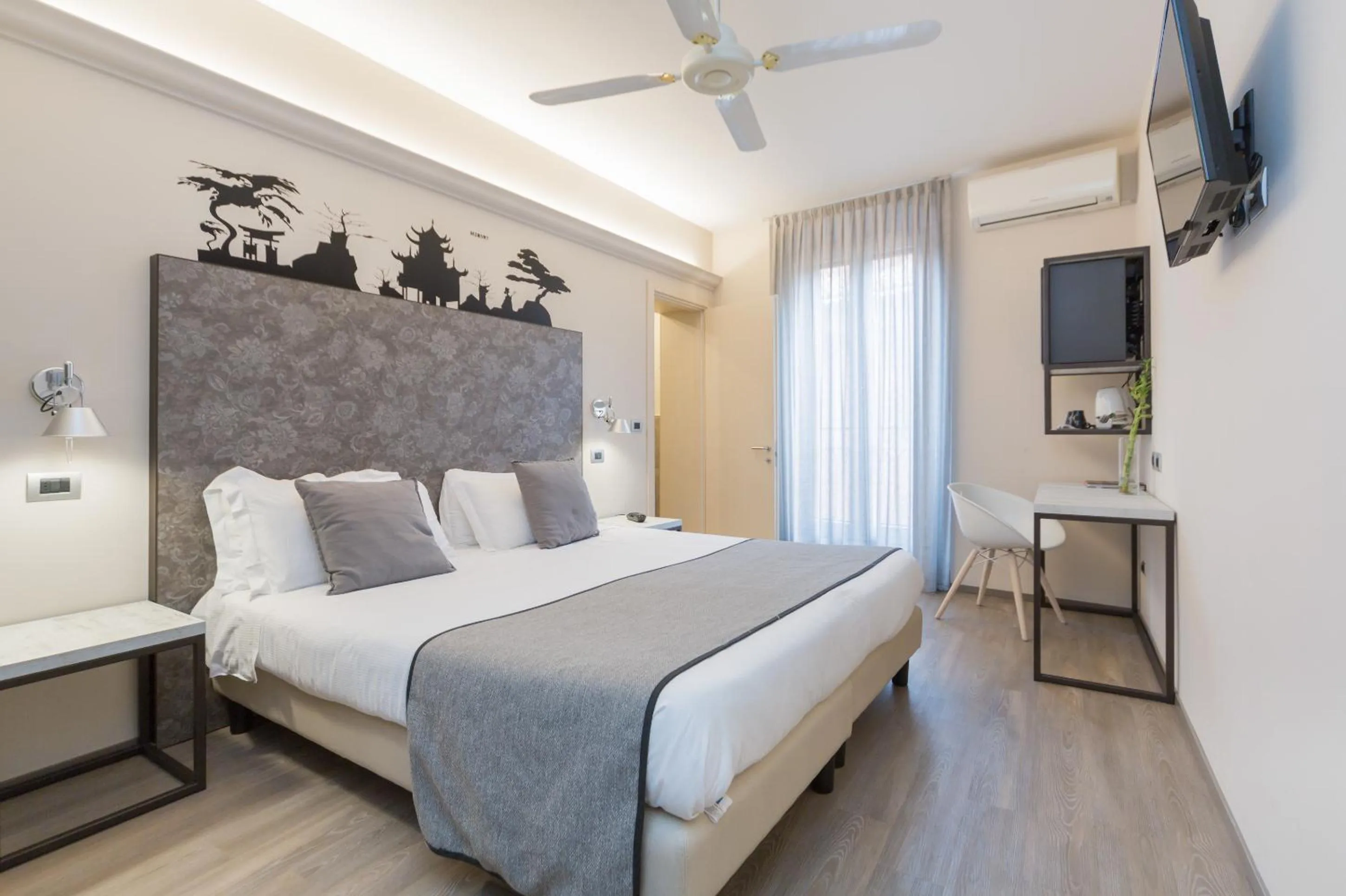 Photo of the whole room, Bed in Hotel Touring