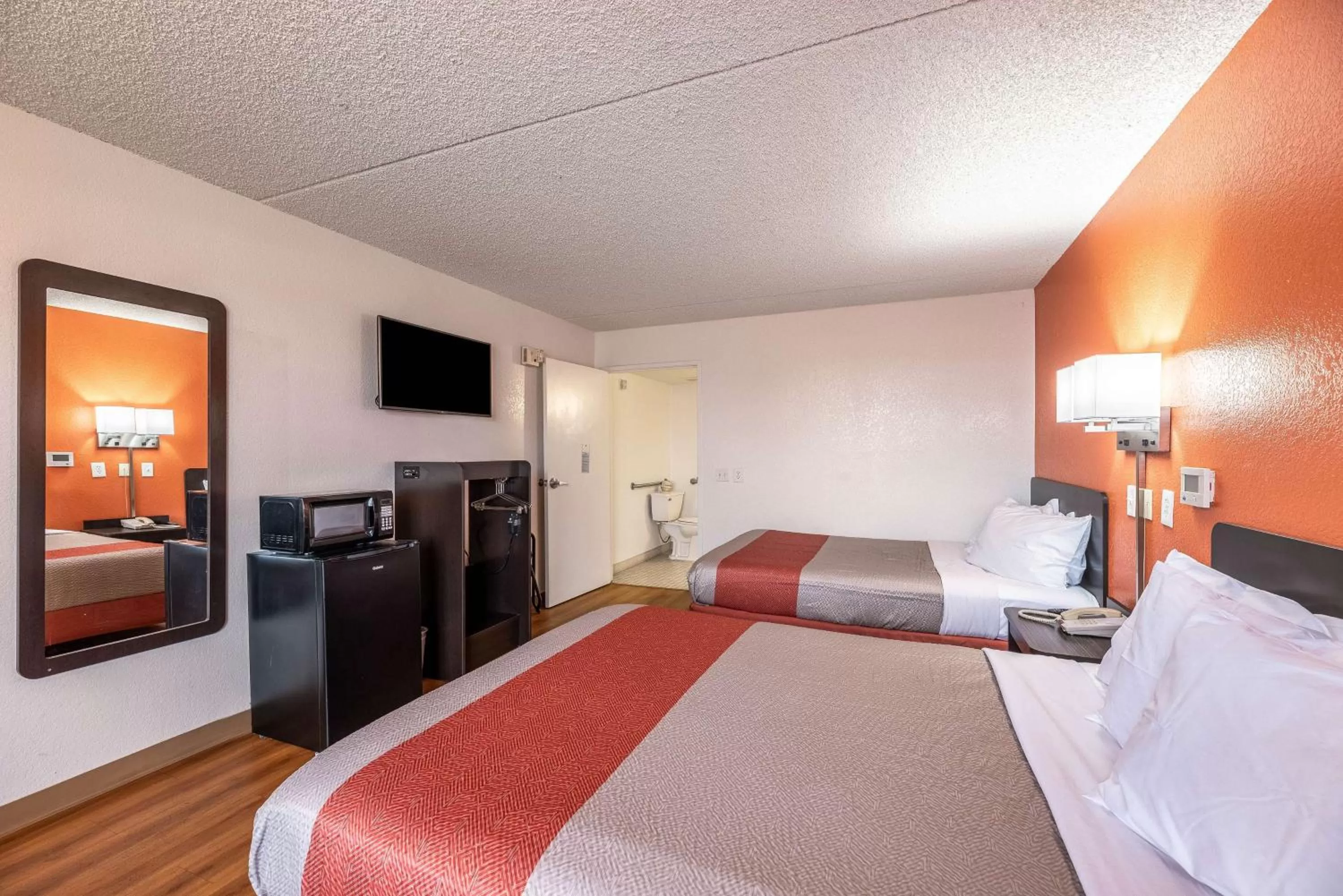 Photo of the whole room, Bed in Motel 6 Eloy Arizona Casa Grande