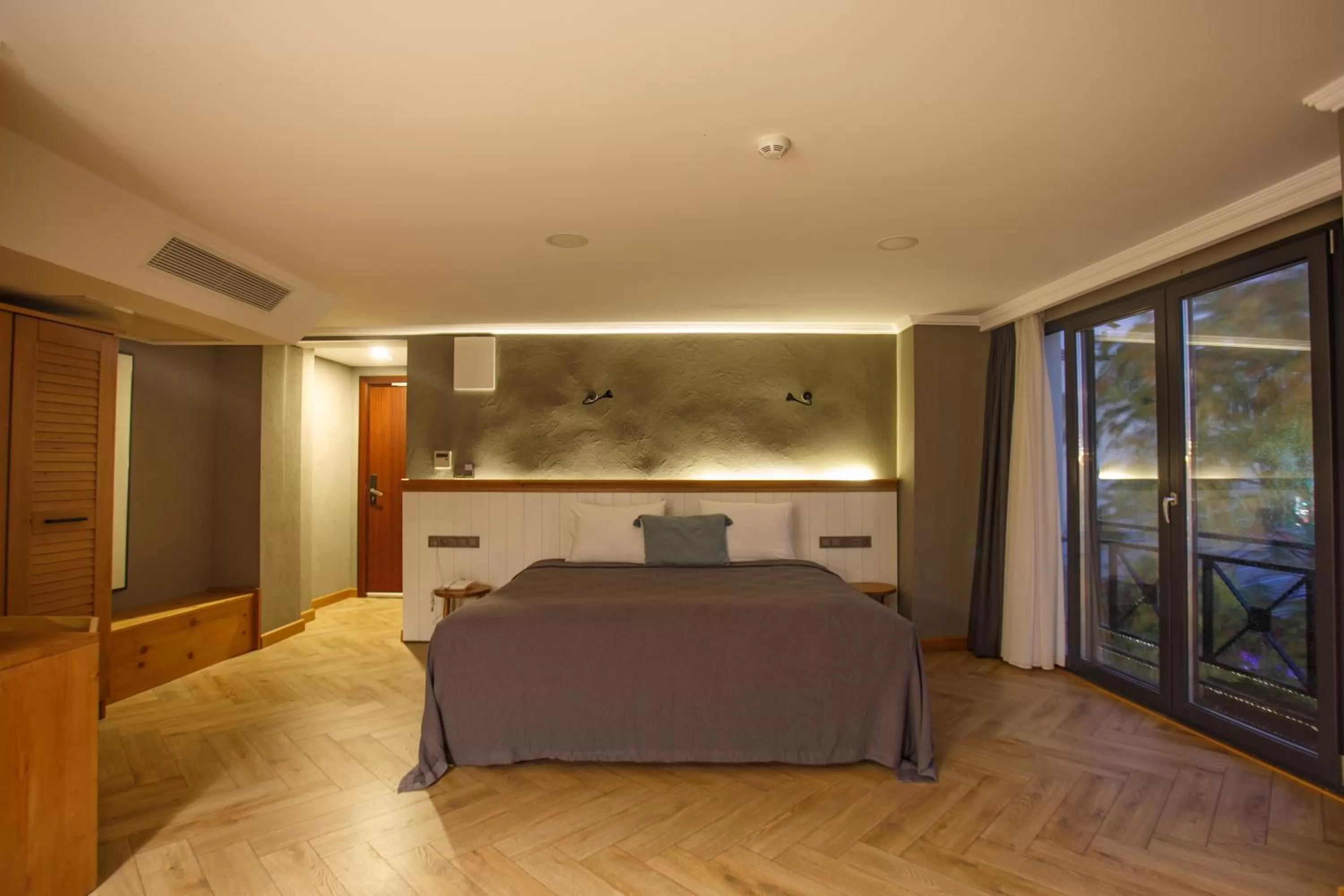 Bed in Istanbul Old City Colorful Houses Balat PETRION Hotel