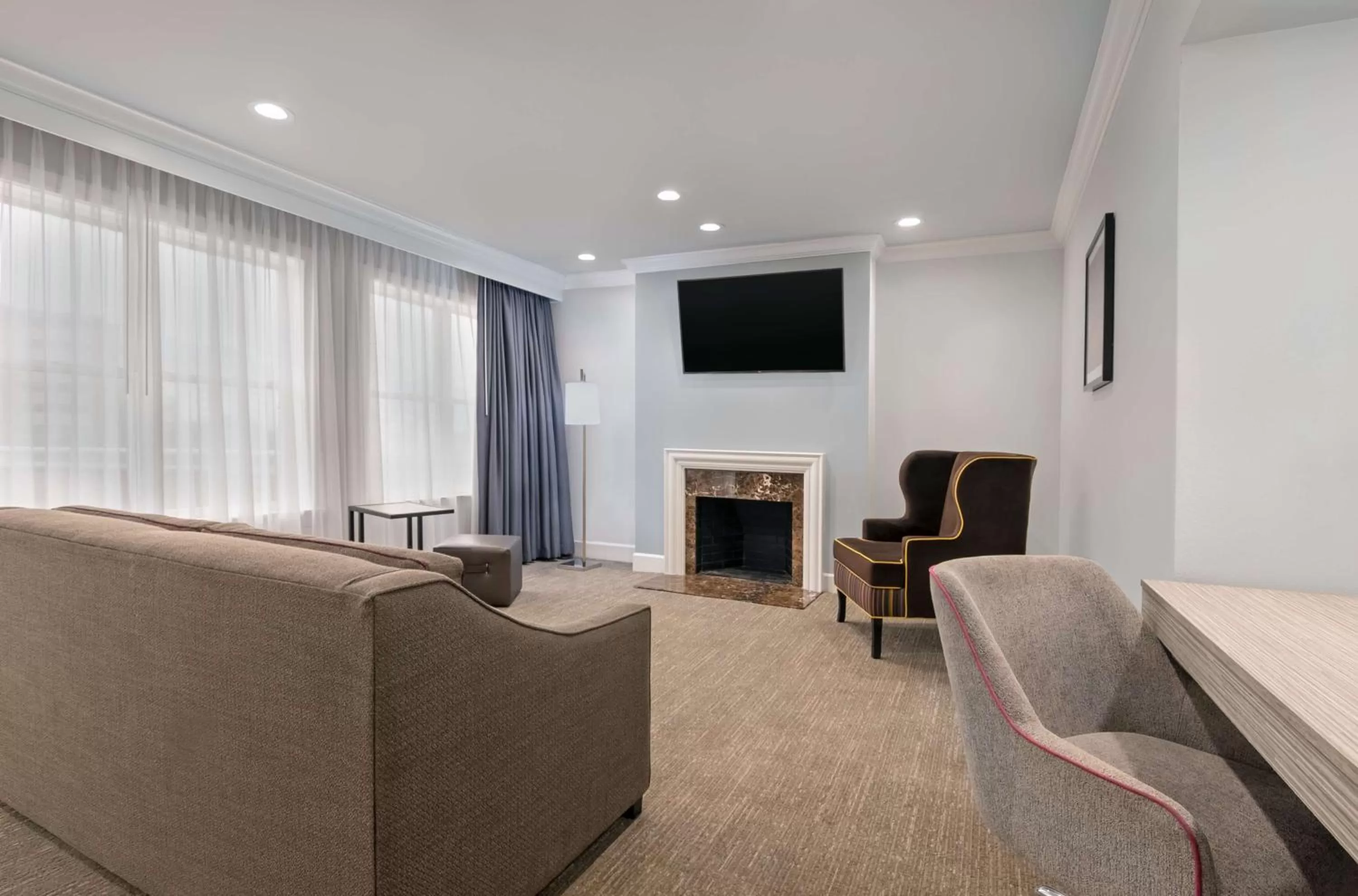 Living room in Hampton Inn & Suites Stamford