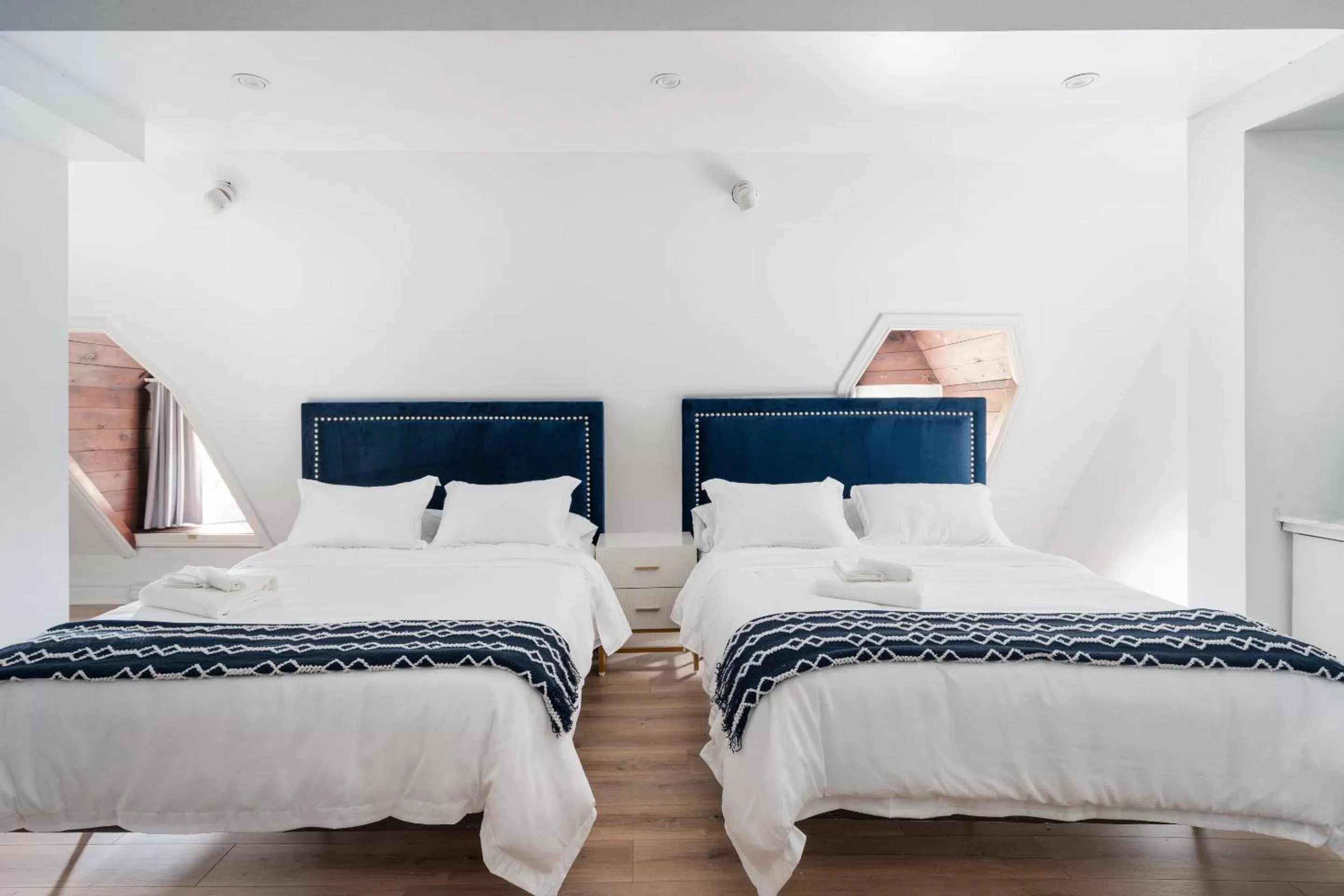 Bed in Le Penfield Par Nomade MTL