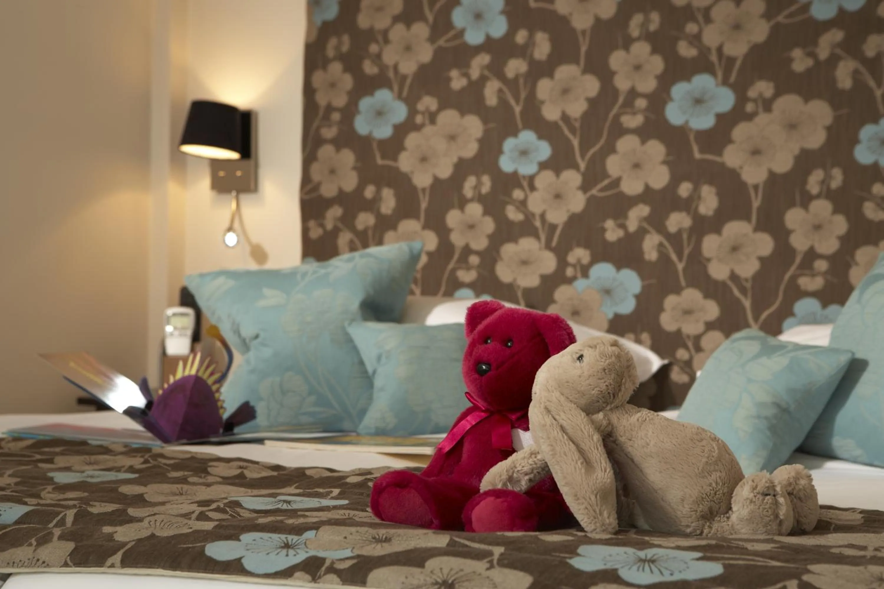 Decorative detail, Bed in Beaufort House - Knightsbridge