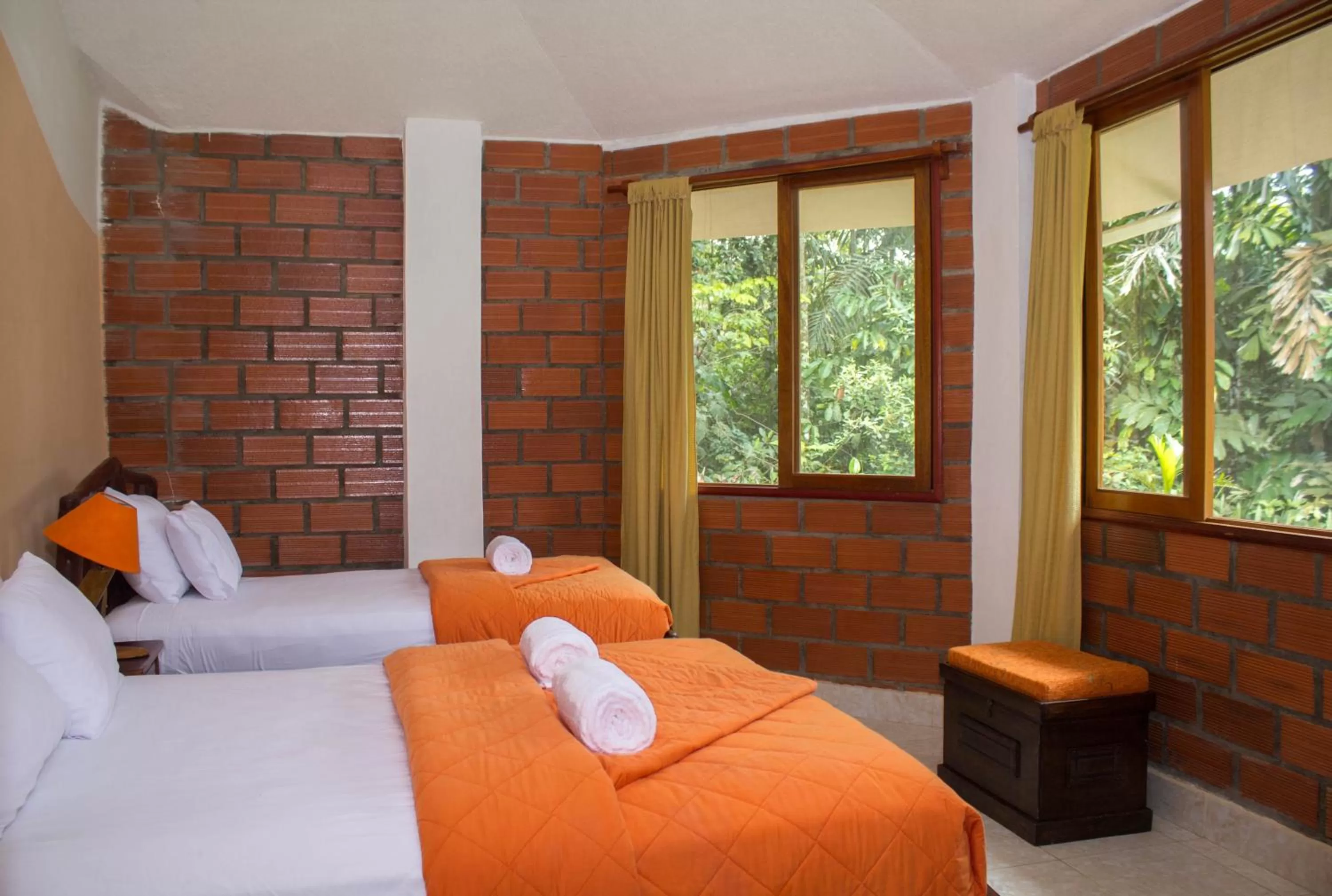 Large Twin Room in Hosteria Orkidea Lodge