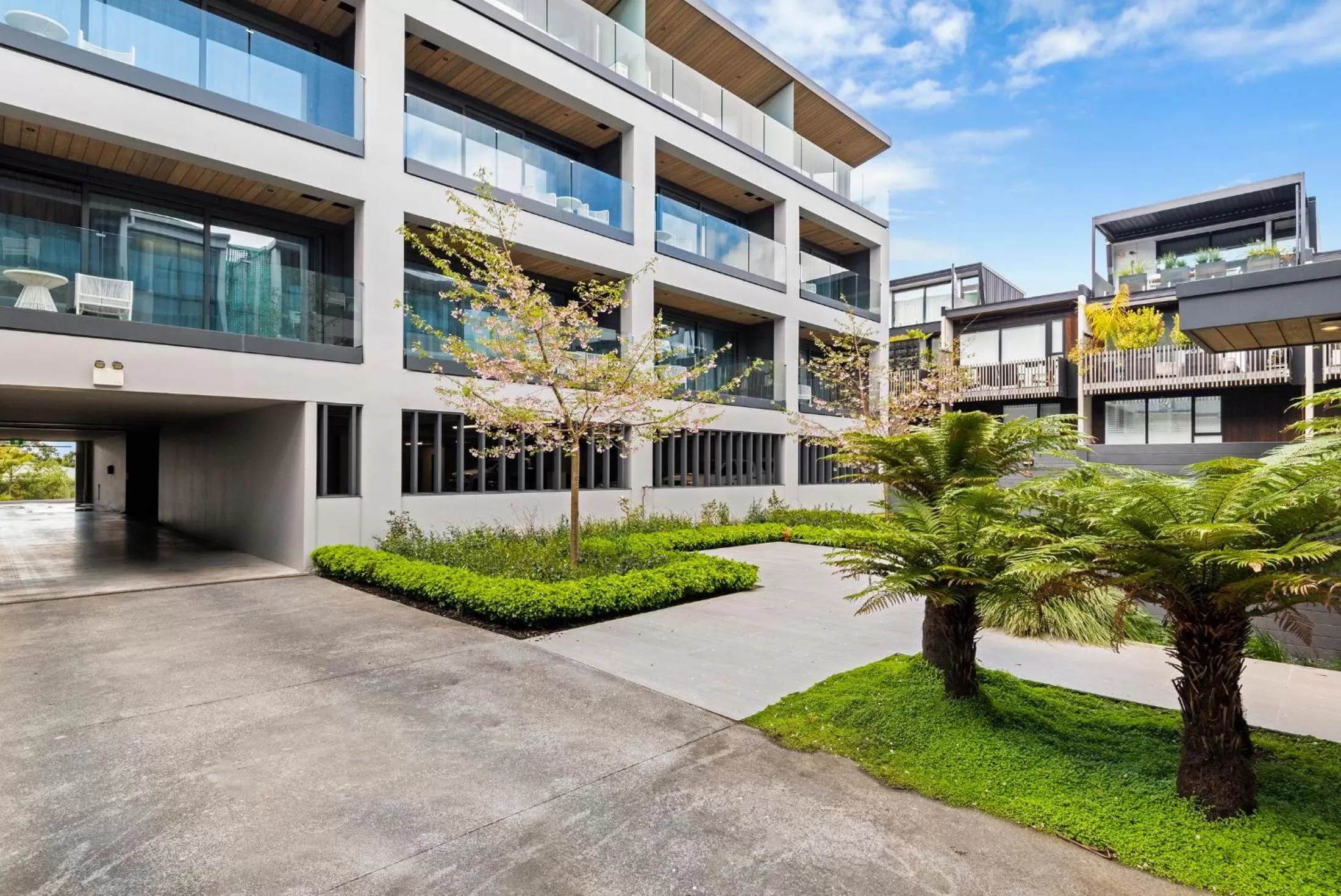 Inner courtyard view in FERNZ Motel & Apartments Birkenhead