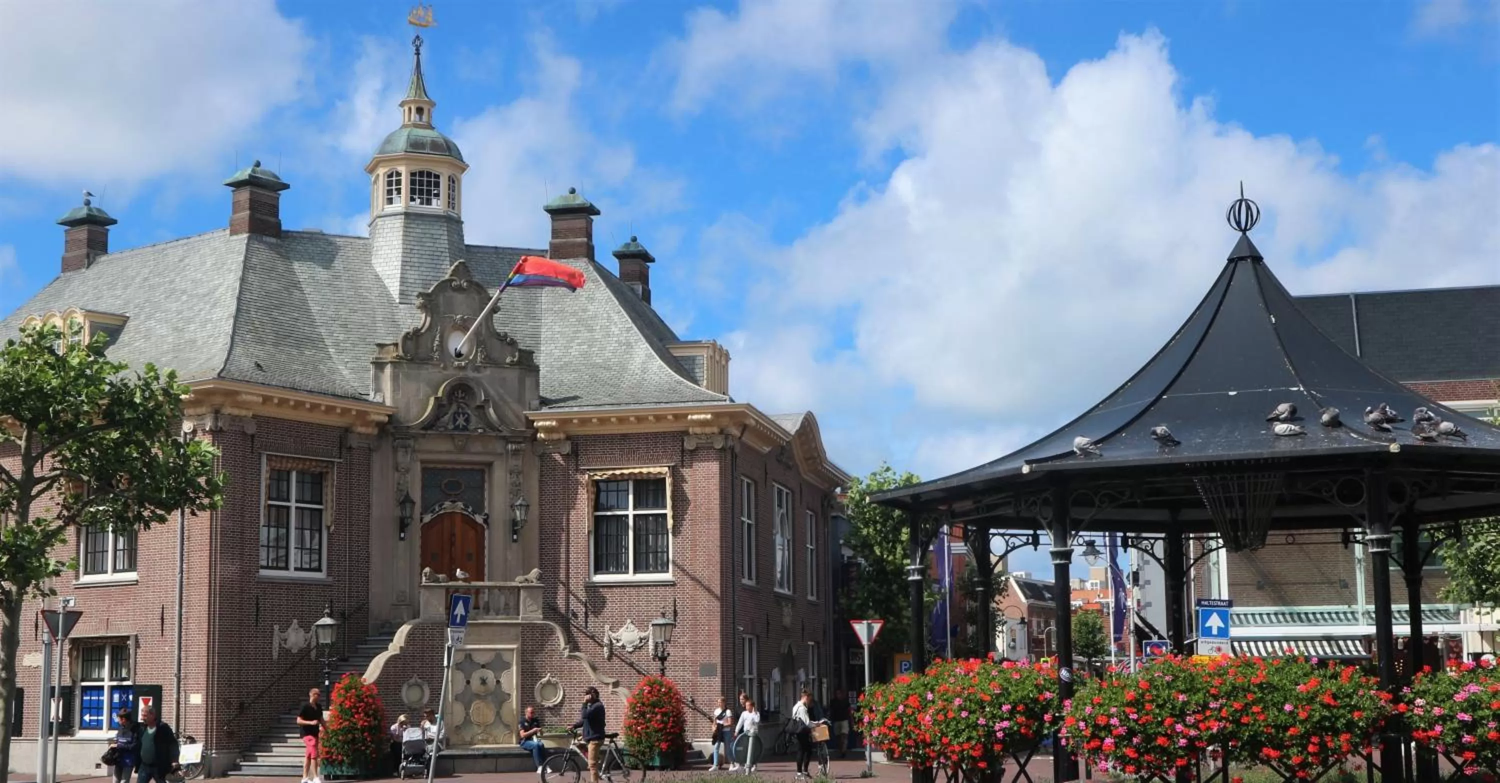 Neighbourhood, Property Building in SEA MORE