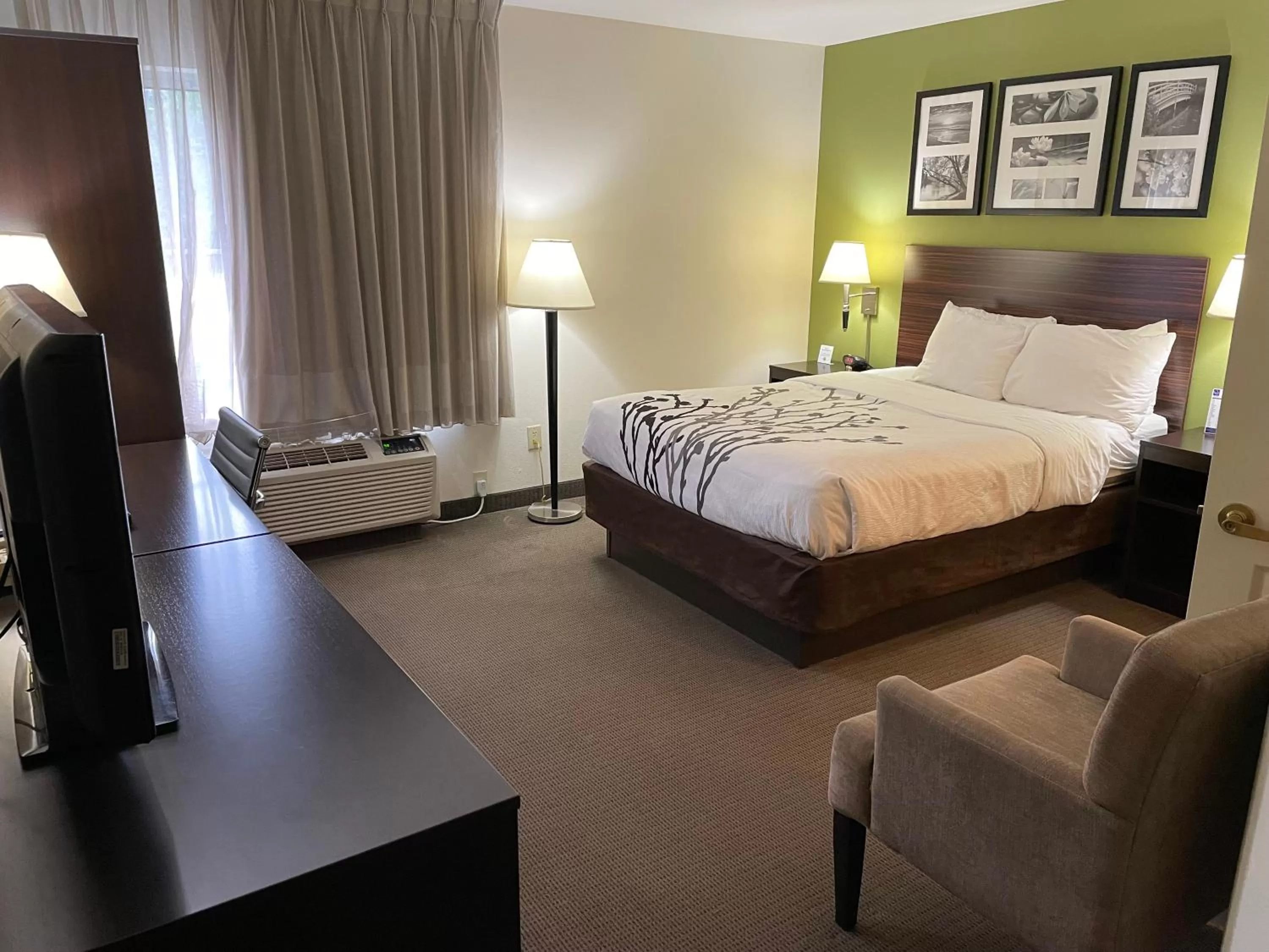 Bed in Sleep Inn Raleigh Durham Airport