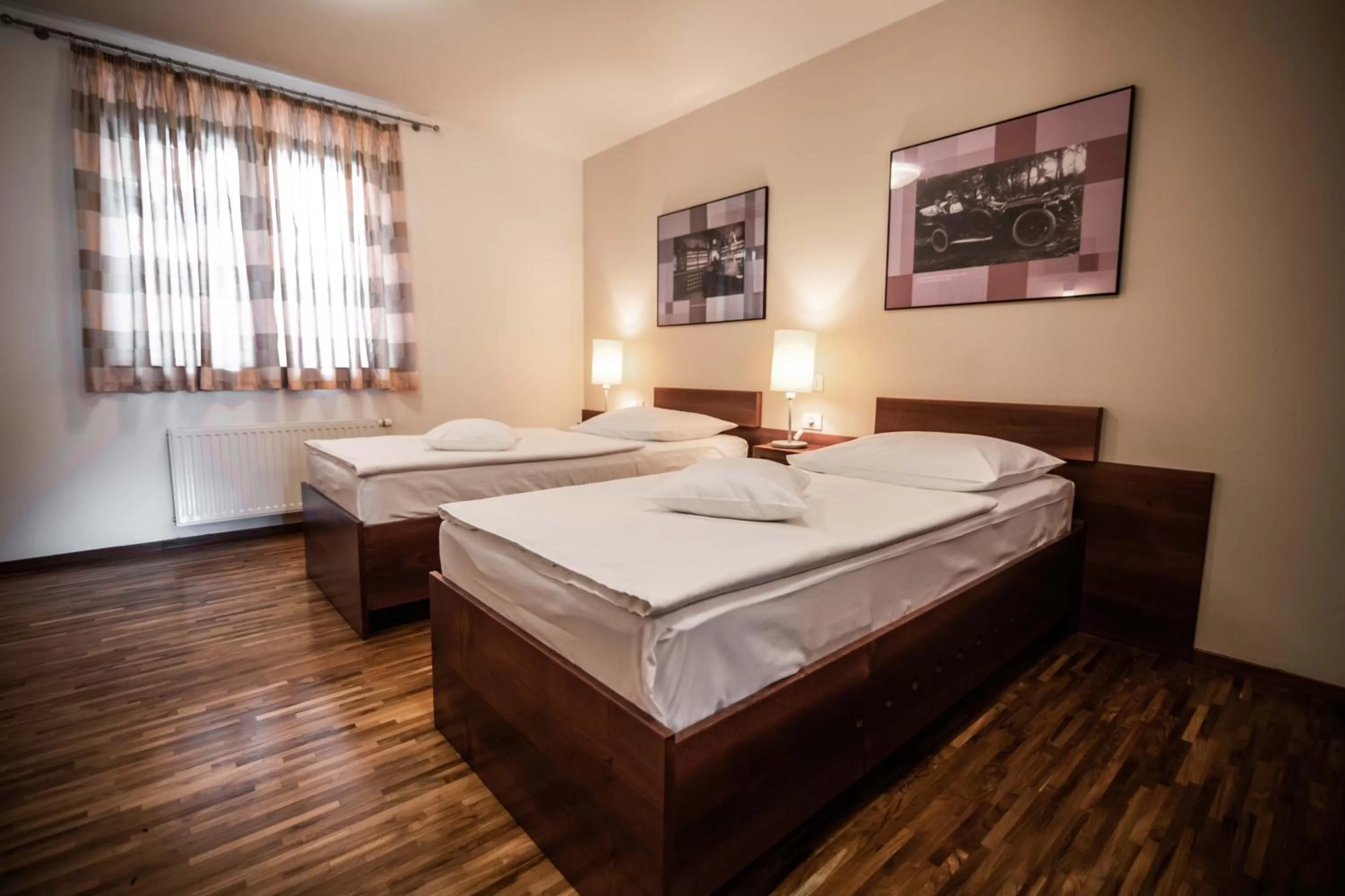 Bed in Hotel Dvor Jezersek Brnik