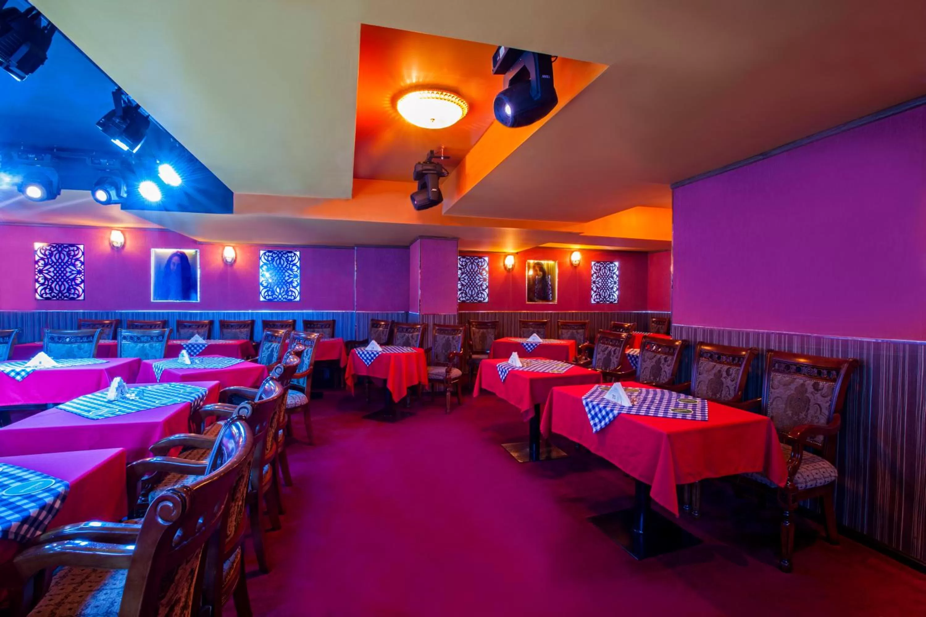 Nightclub / DJ in Al Sarab Hotel