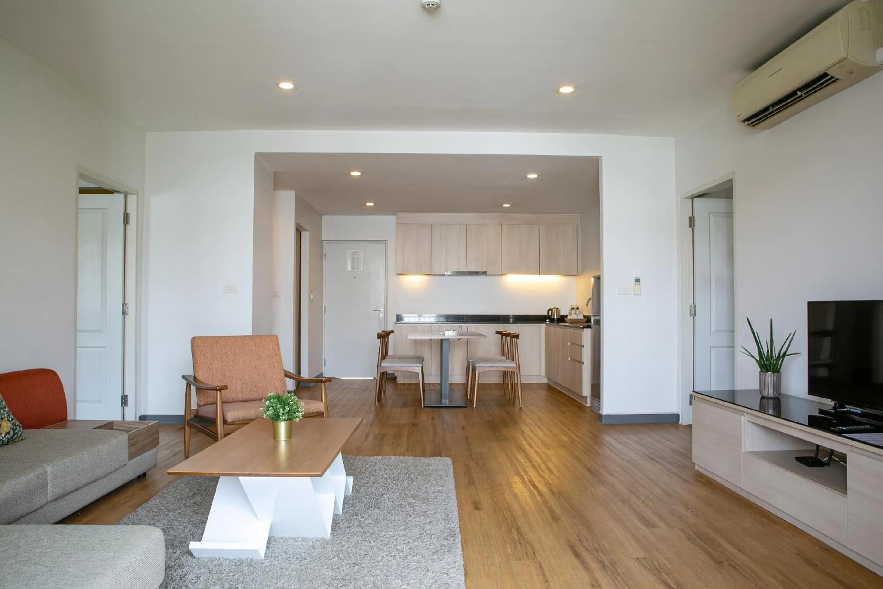 TV and multimedia in The Silver Palm Wellness Resort