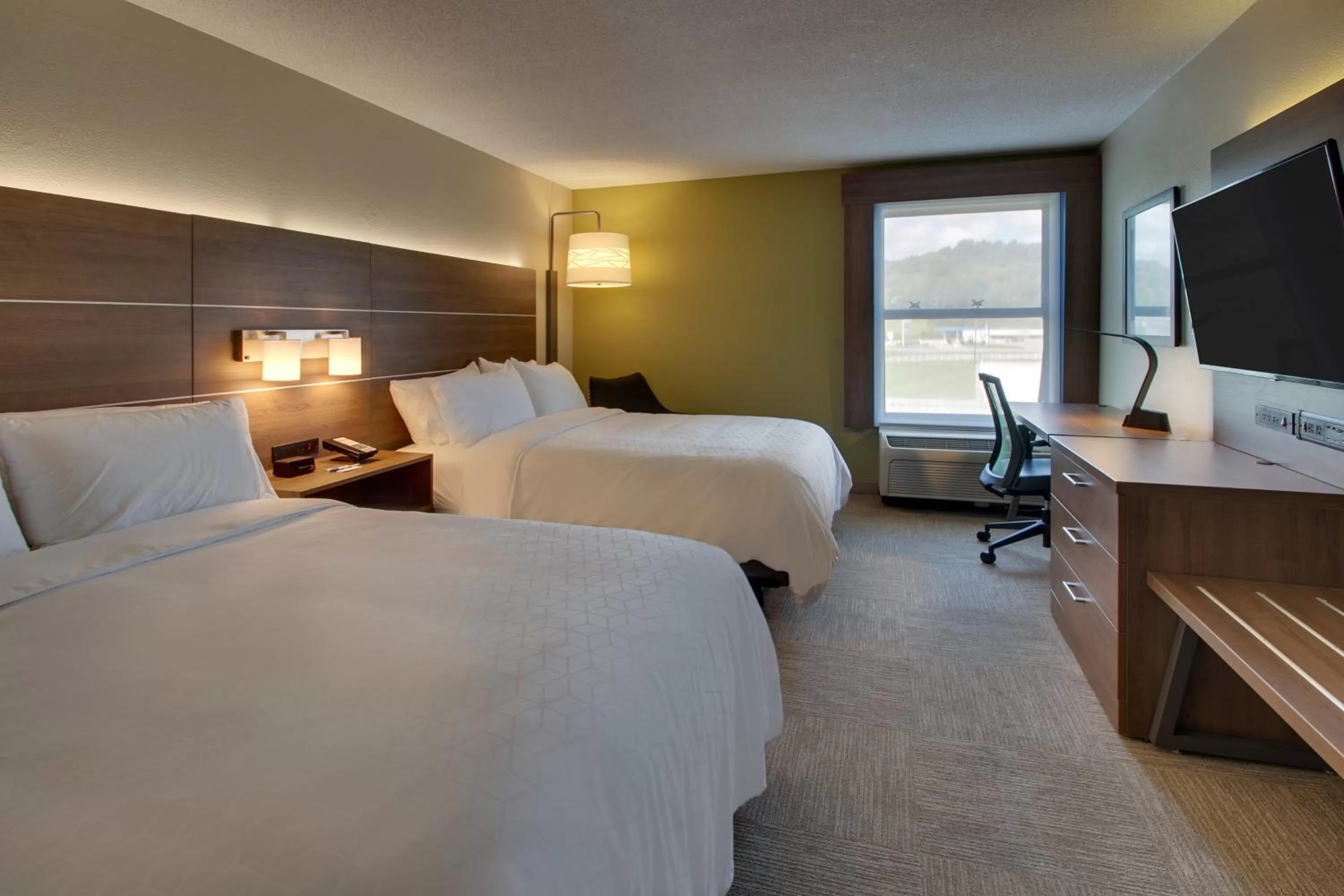 Photo of the whole room, Bed in Holiday Inn Express - Horse Cave by IHG