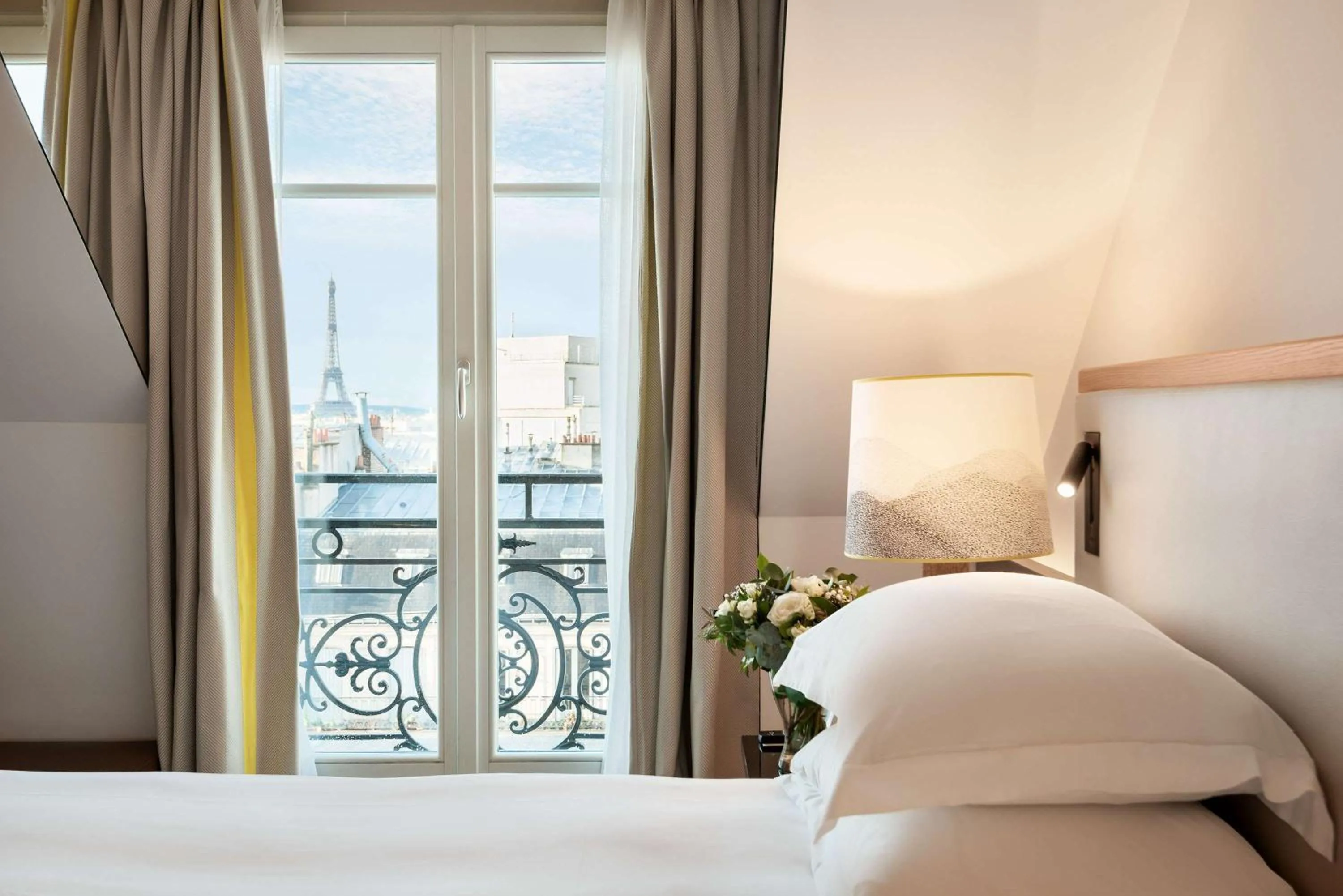View (from property/room), Bed in Hyatt Paris Madeleine