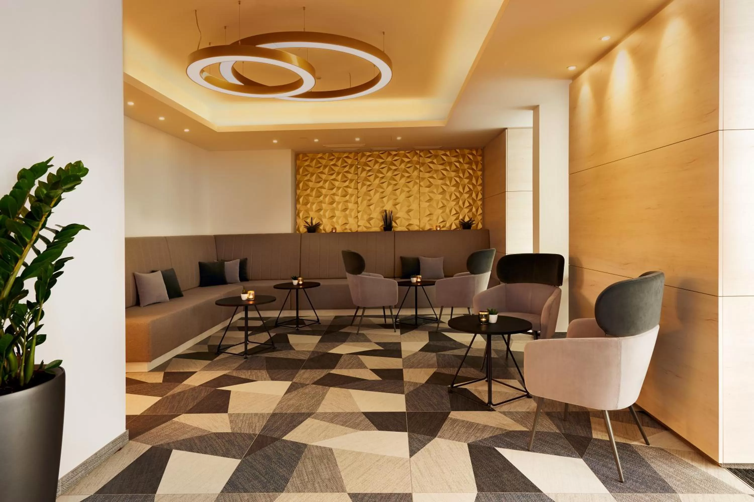 Lobby or reception in H+ Hotel Wien