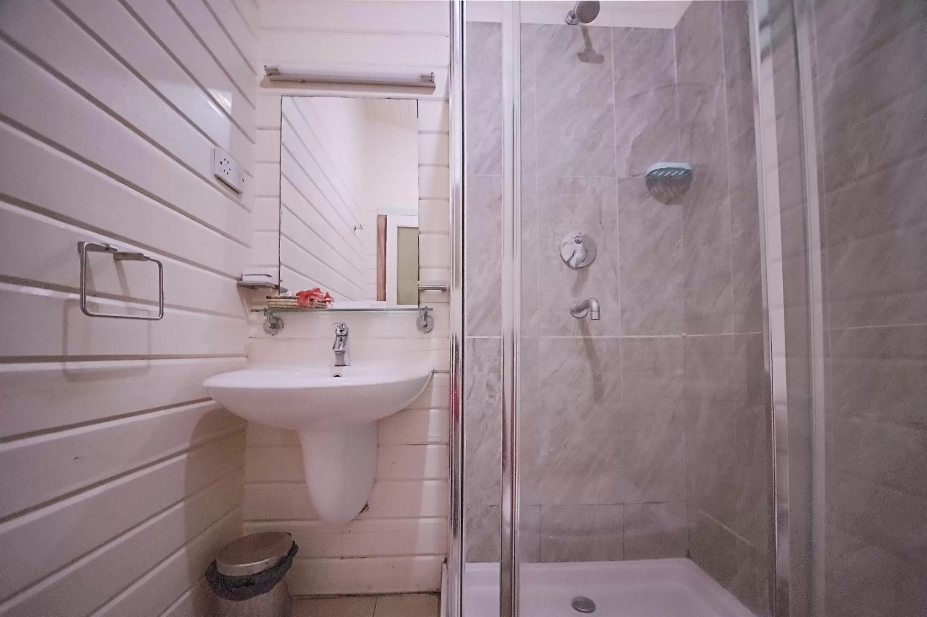 Bathroom in Golden Tulip Grande Comore Moroni Resort & Spa