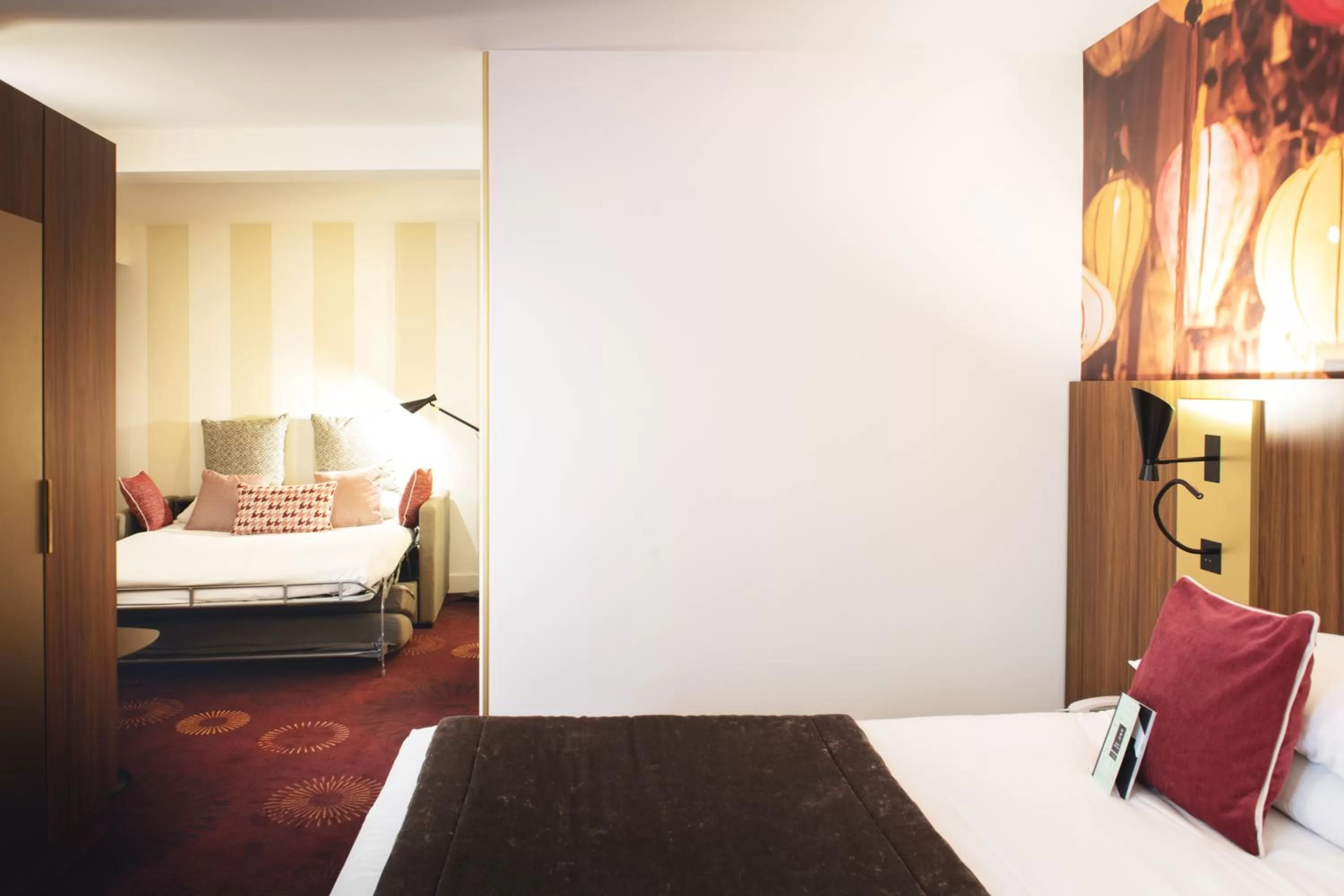 Bed in Mercure Lyon Centre Plaza République