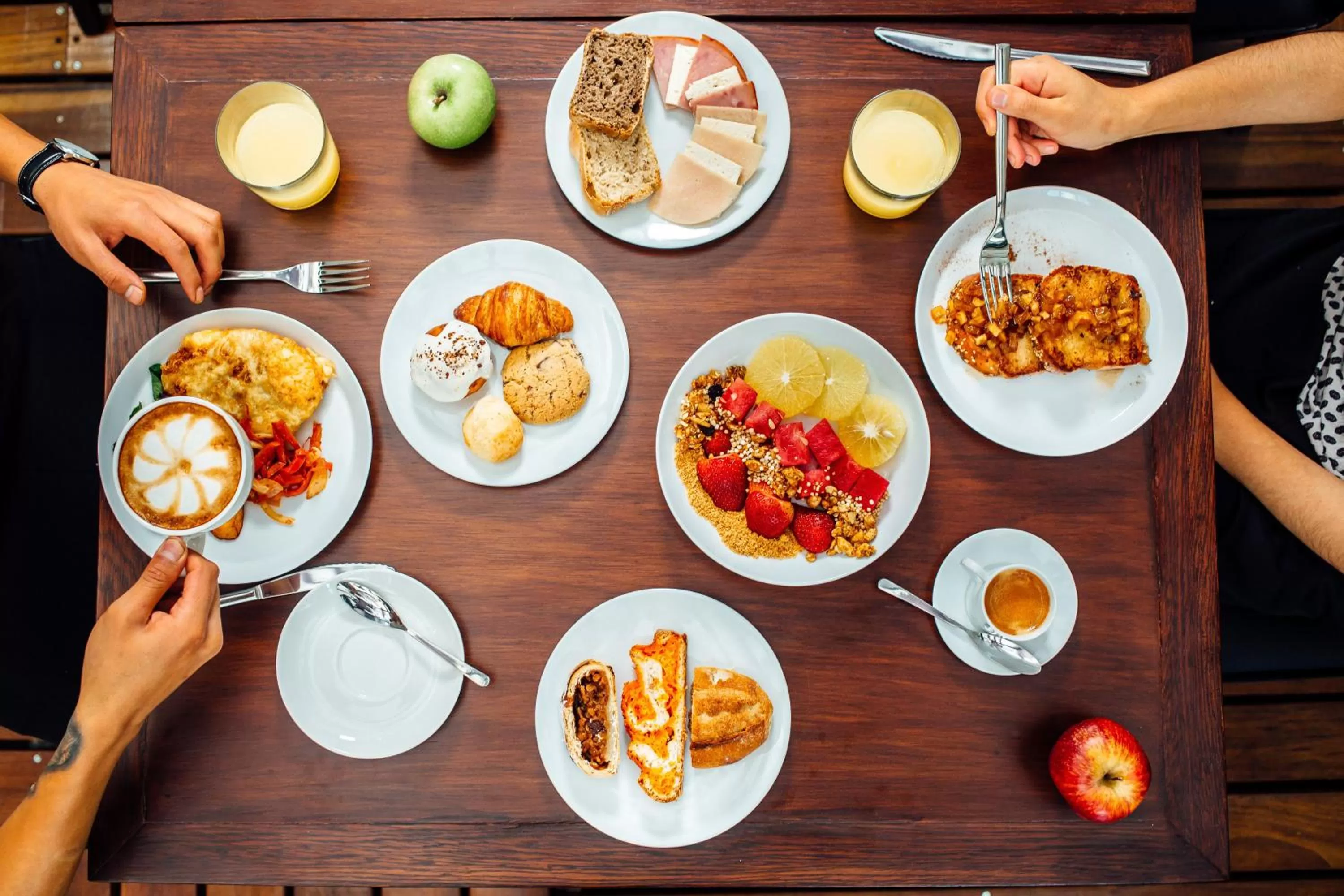 Food and drinks in Atix Hotel, a Member of Design Hotels