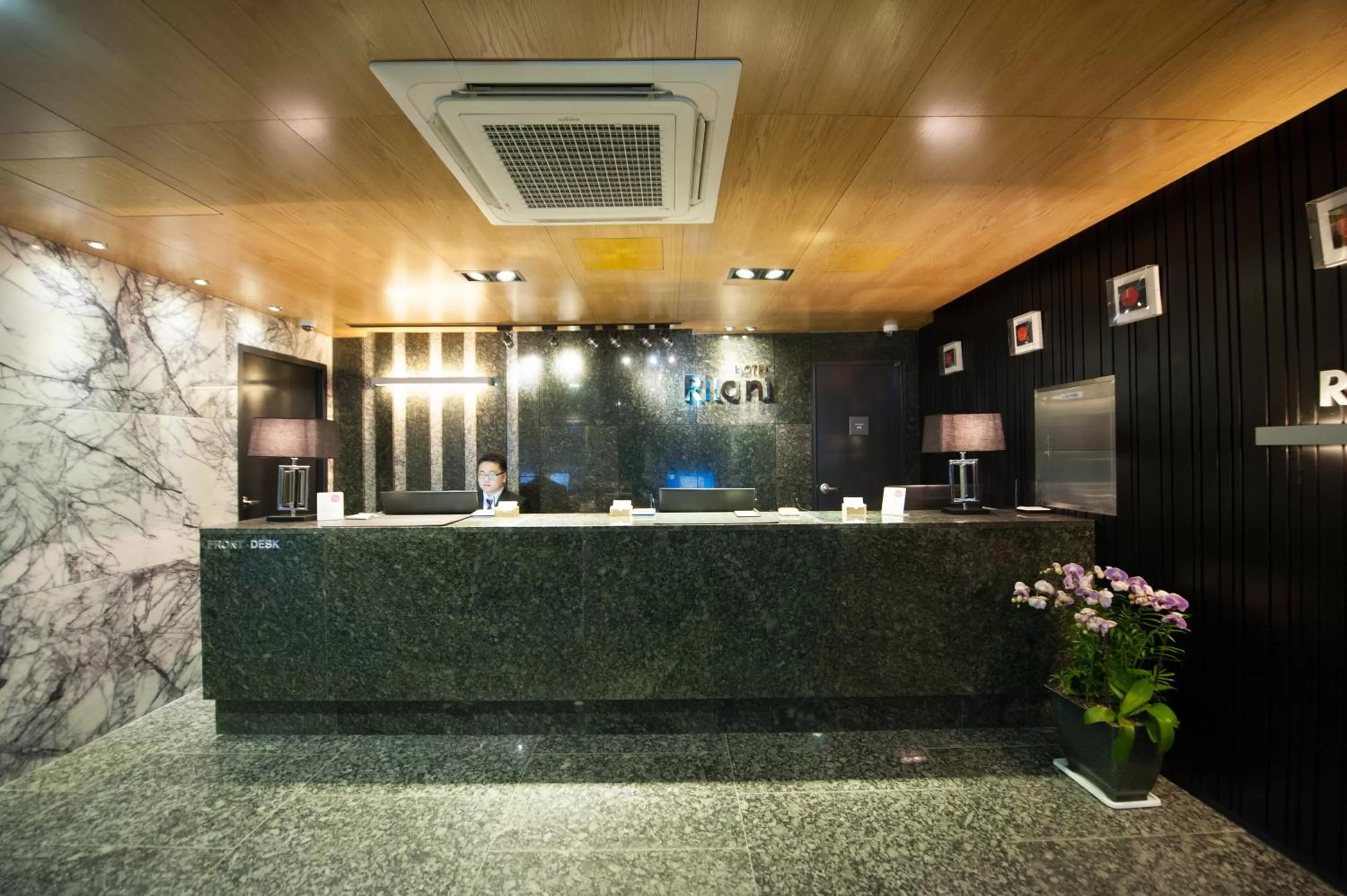 Lobby or reception in Rian Hotel