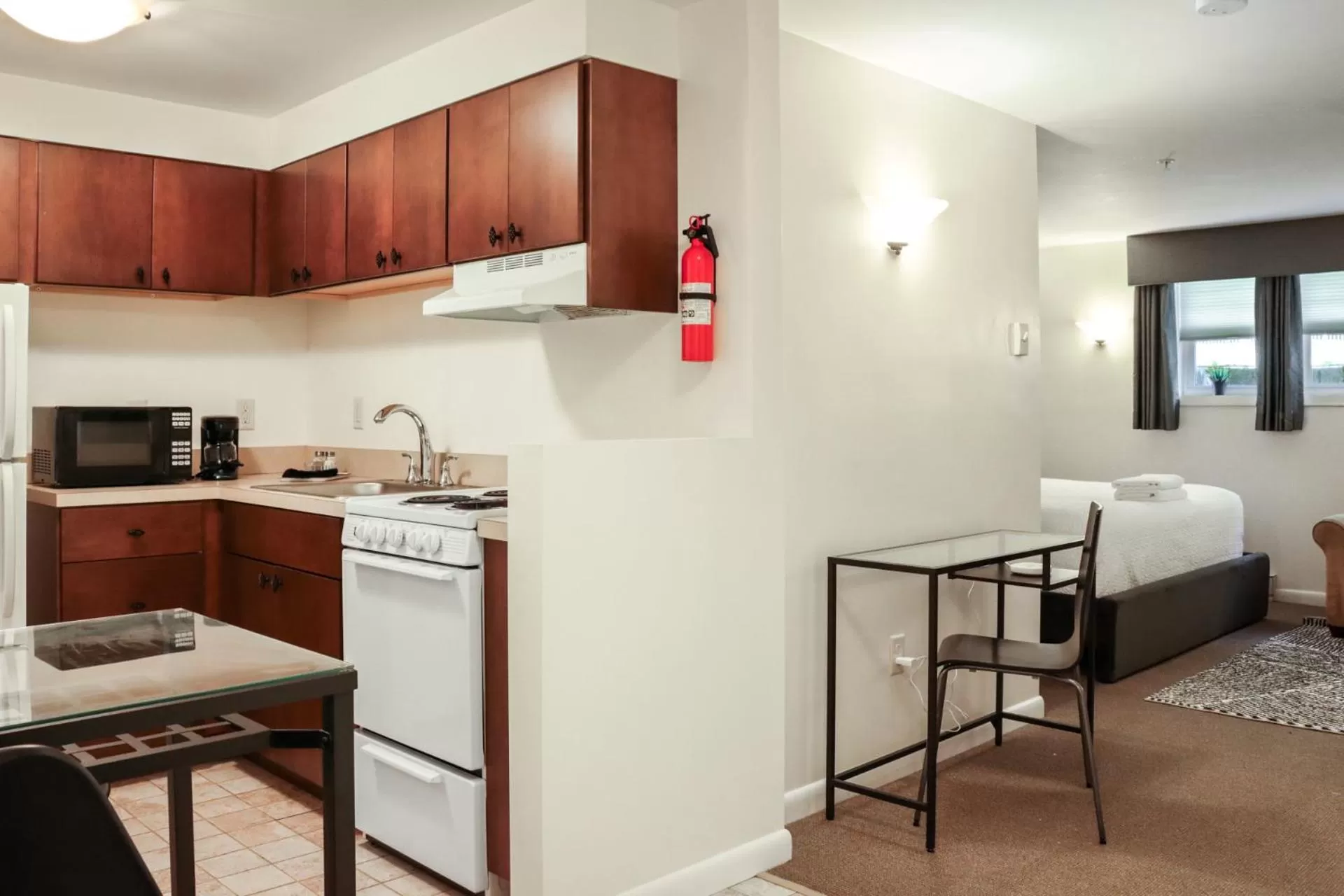 Kitchen or kitchenette in The Beverly