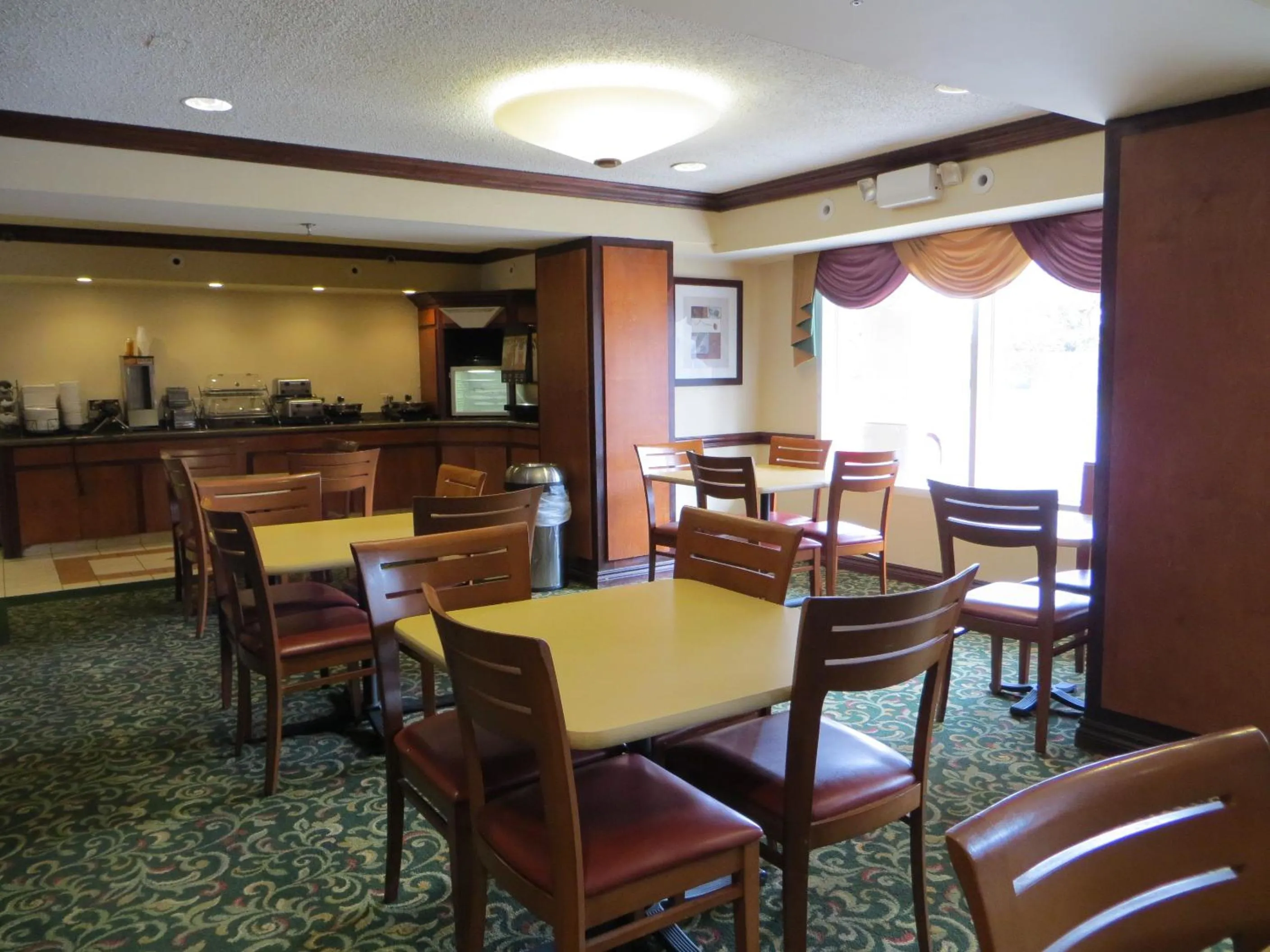 Restaurant/places to eat in Staywell Inn