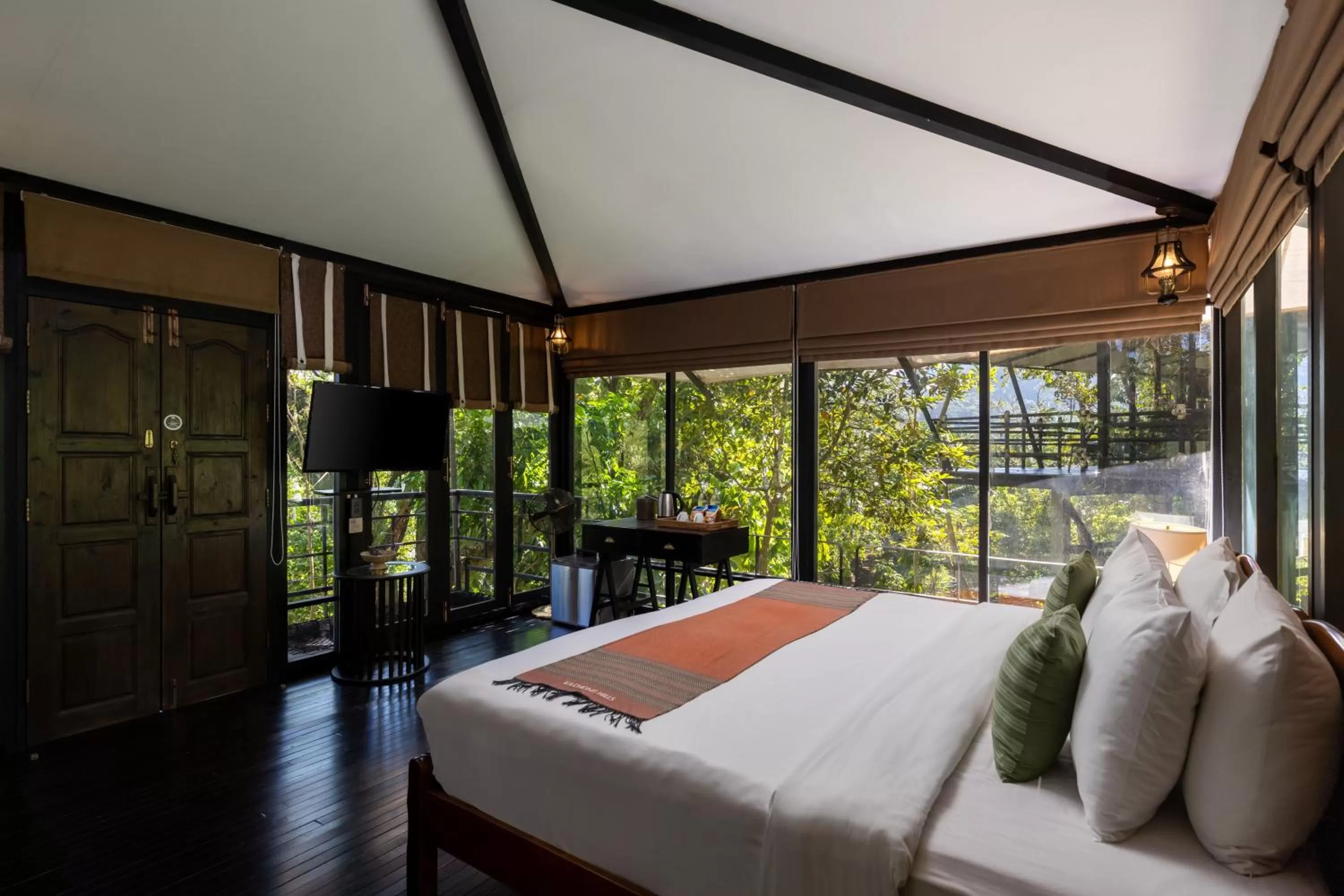 TV and multimedia, Bed in Kachonghills Tented Resort Trang