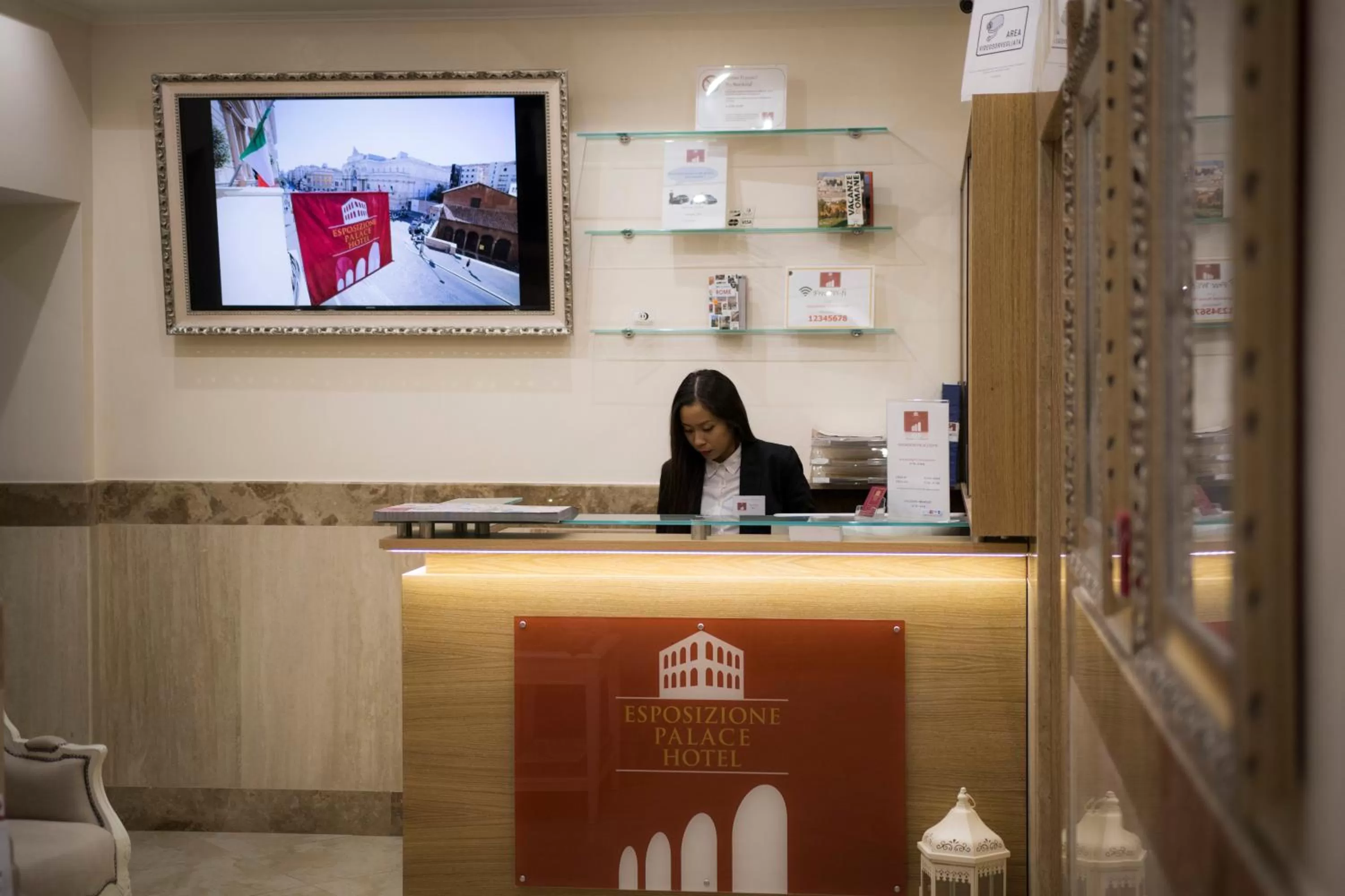 Staff in Esposizione Palace Hotel