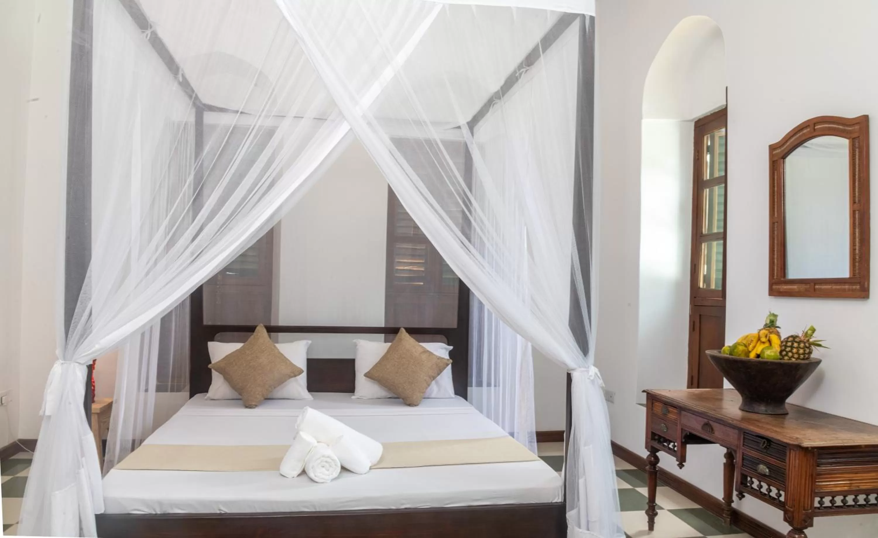 Bed in The Manor House by Sansi