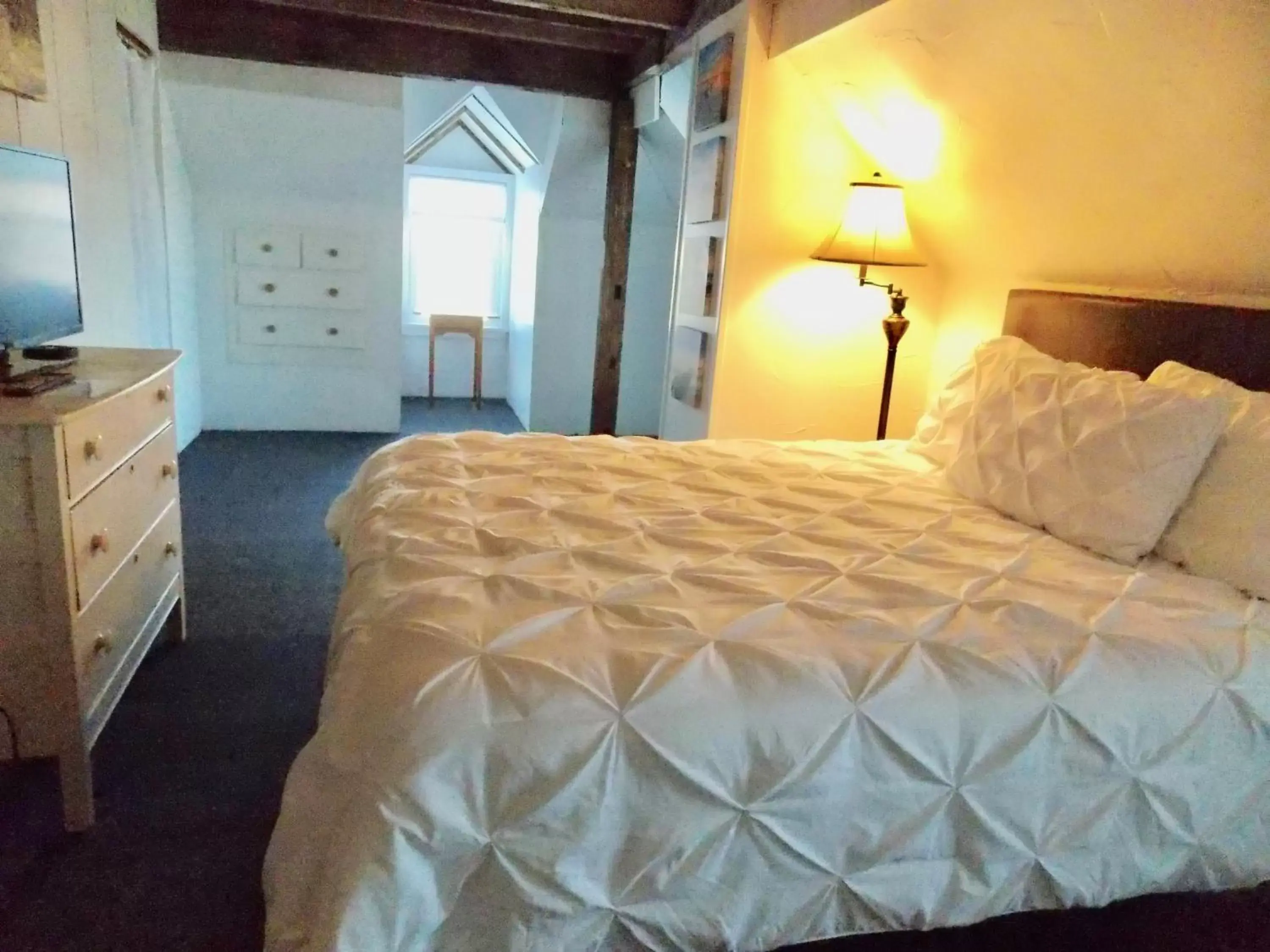 Queen Room in Copper Swan Queen Room in Copper Swan