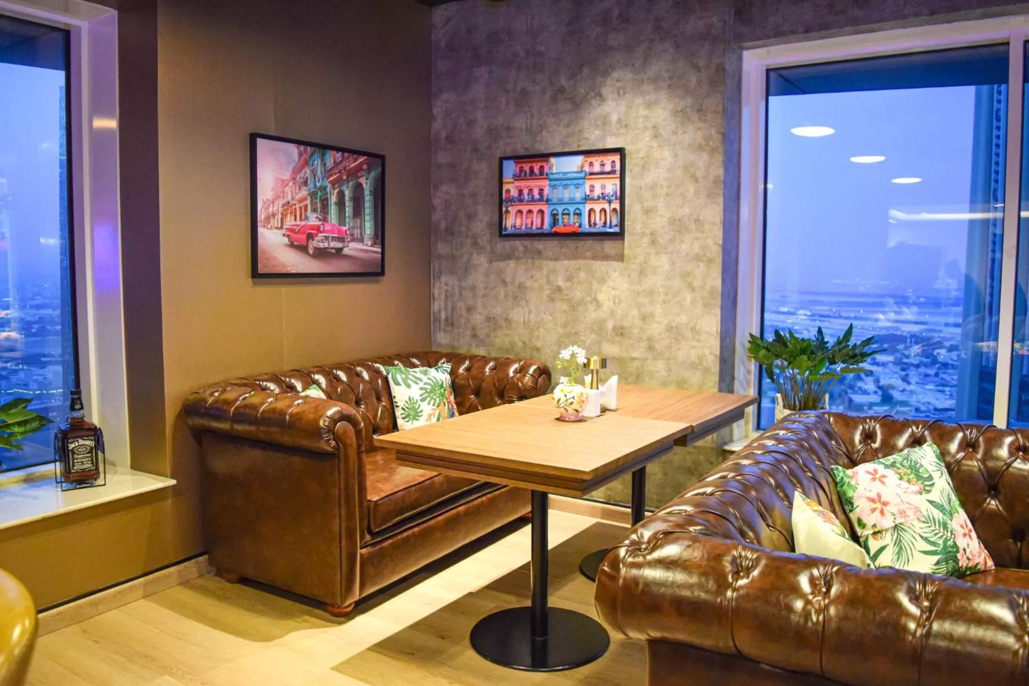 Restaurant/places to eat in Carlton Downtown Hotel