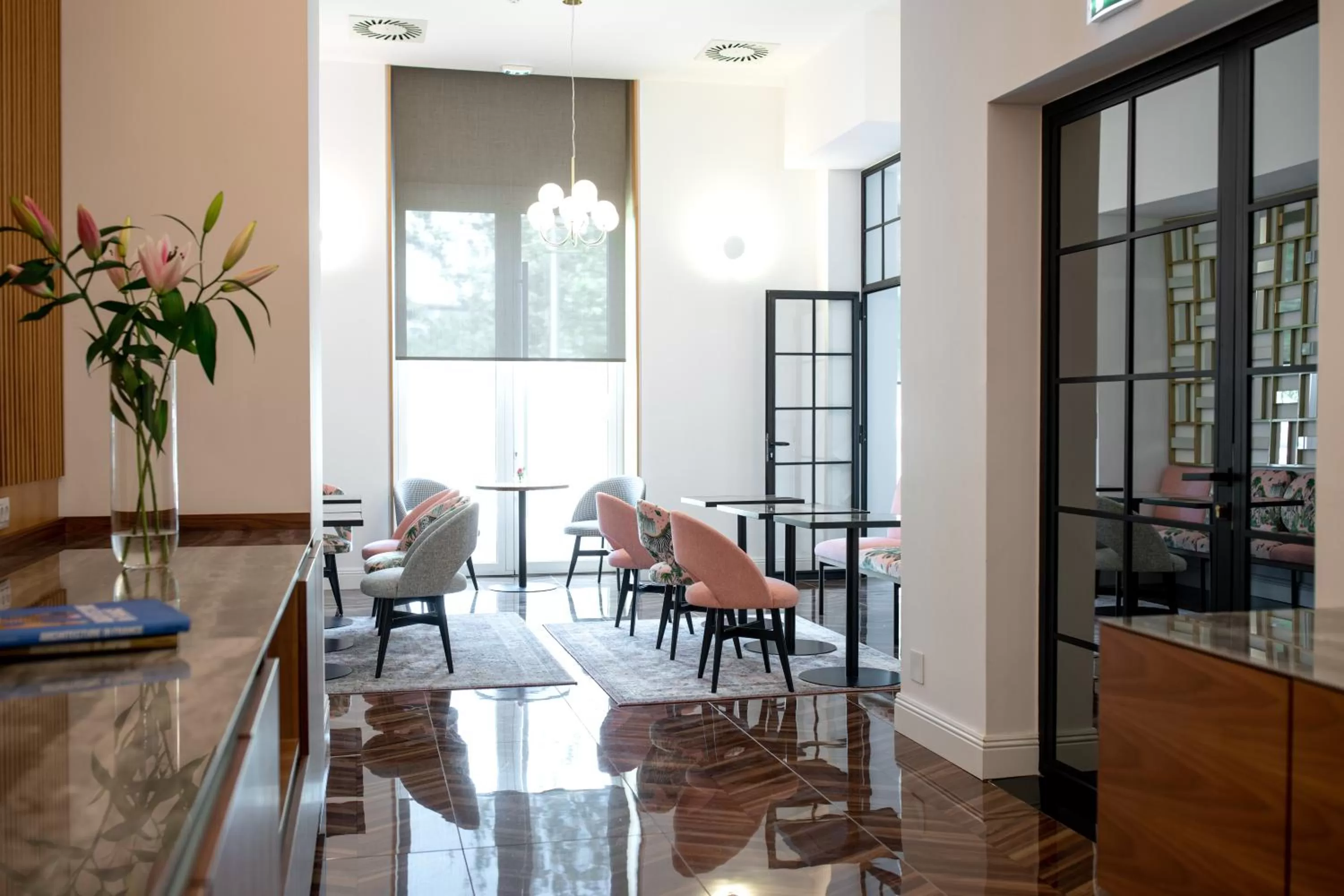 Restaurant/places to eat in Jump INN Hotel Belgrade