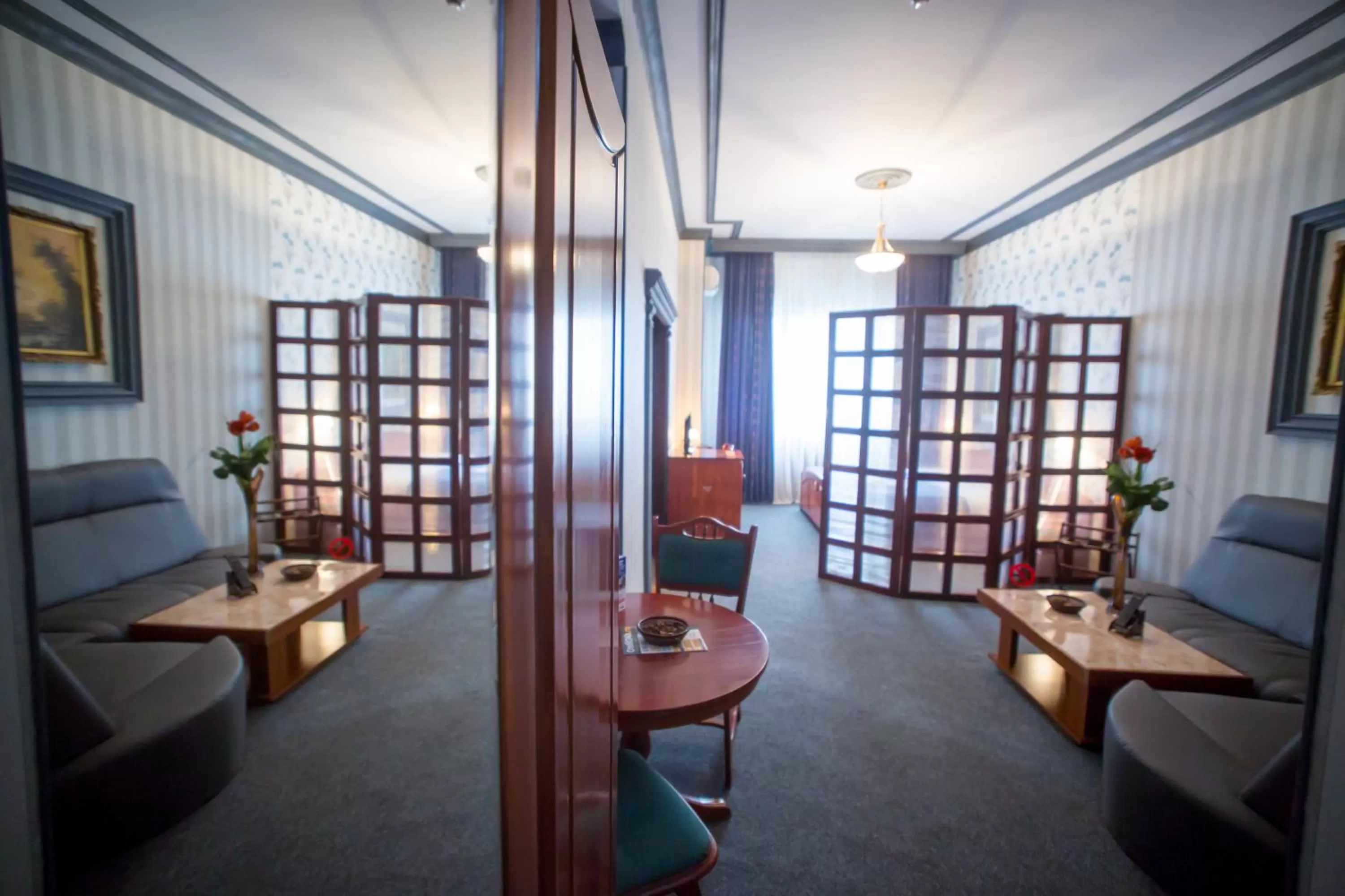 Family Suite in Bucharest Comfort Suites Hotel