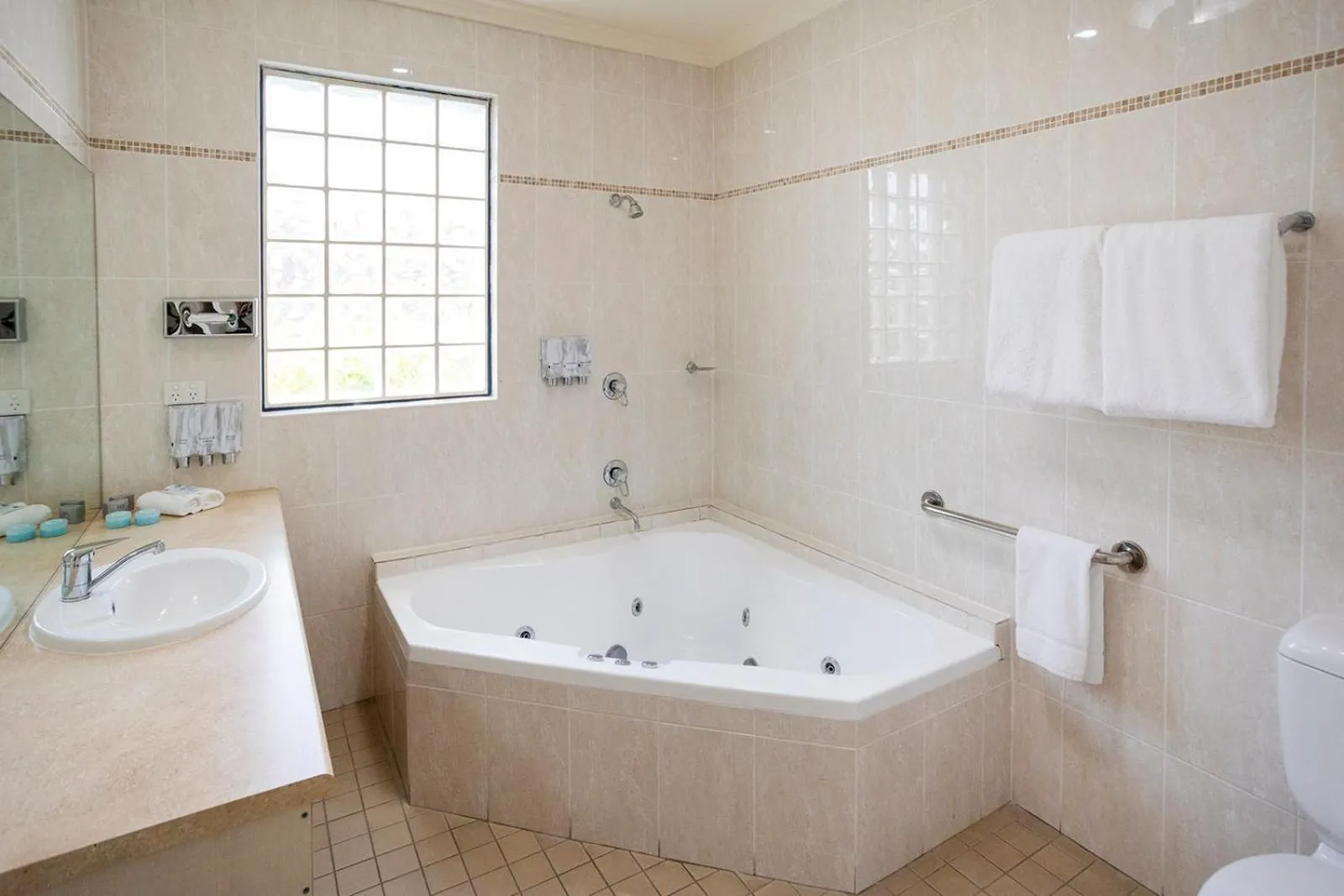 Hot Tub in Hawkesbury Race Club Motel