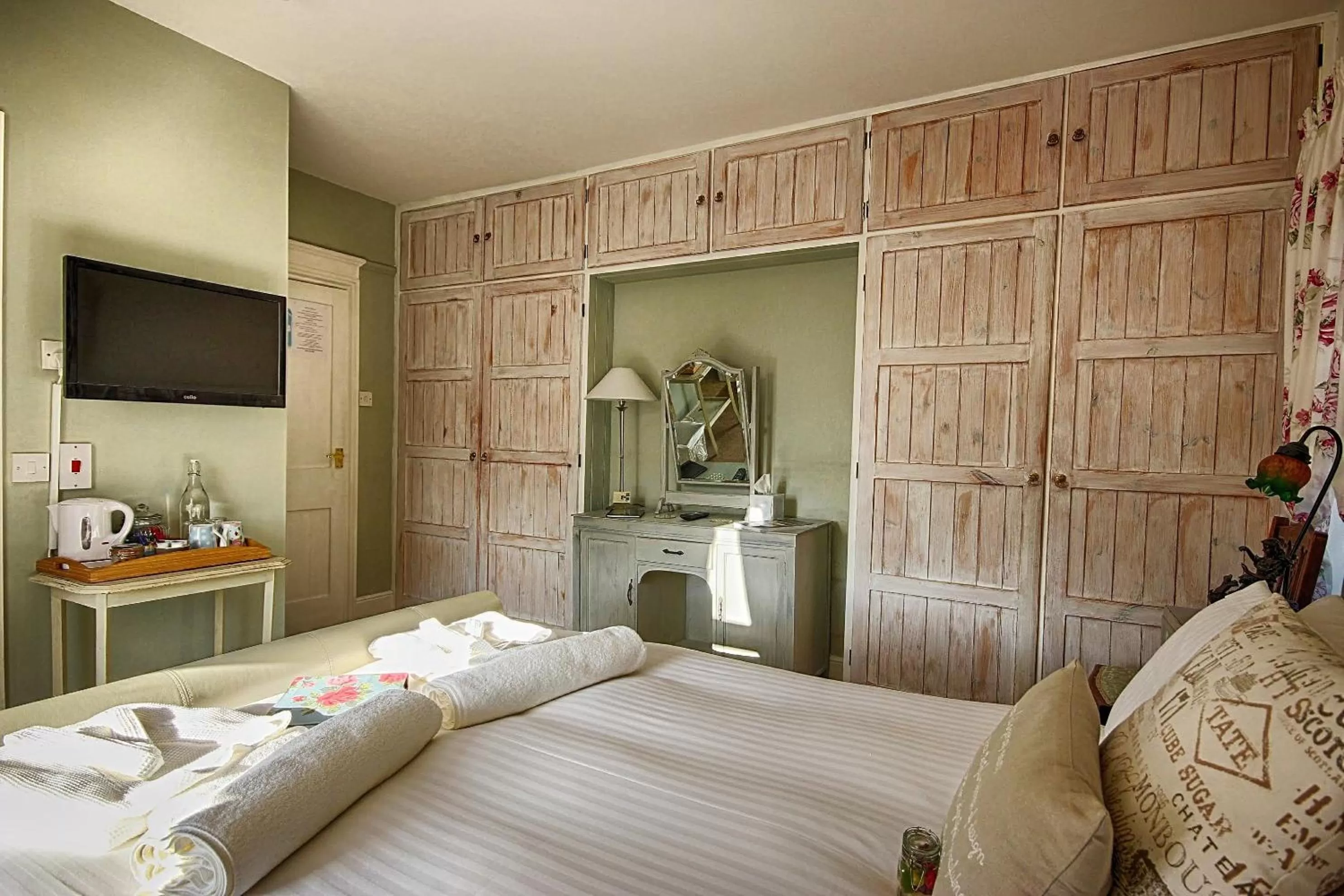 Bed in Hooray Henrys