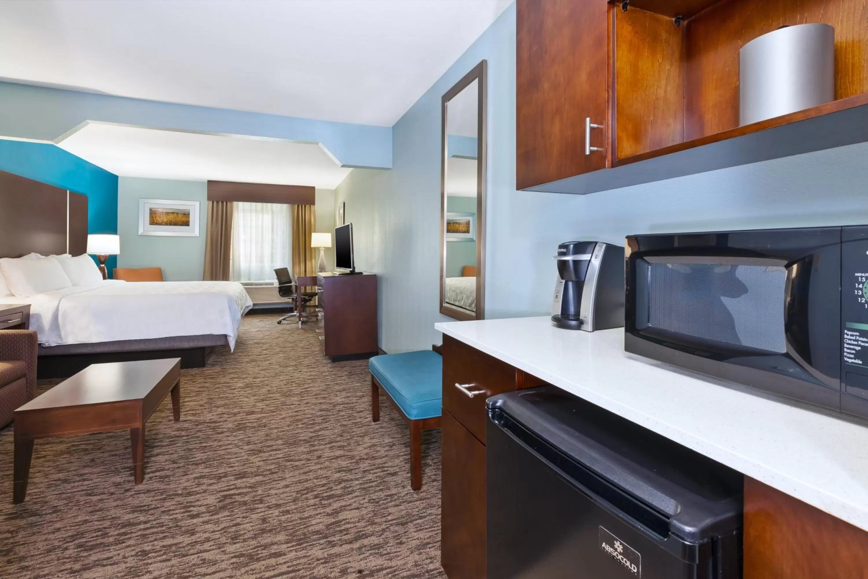 King Room - Non-Smoking in Holiday Inn Express & Suites Carmel North – Westfield by IHG