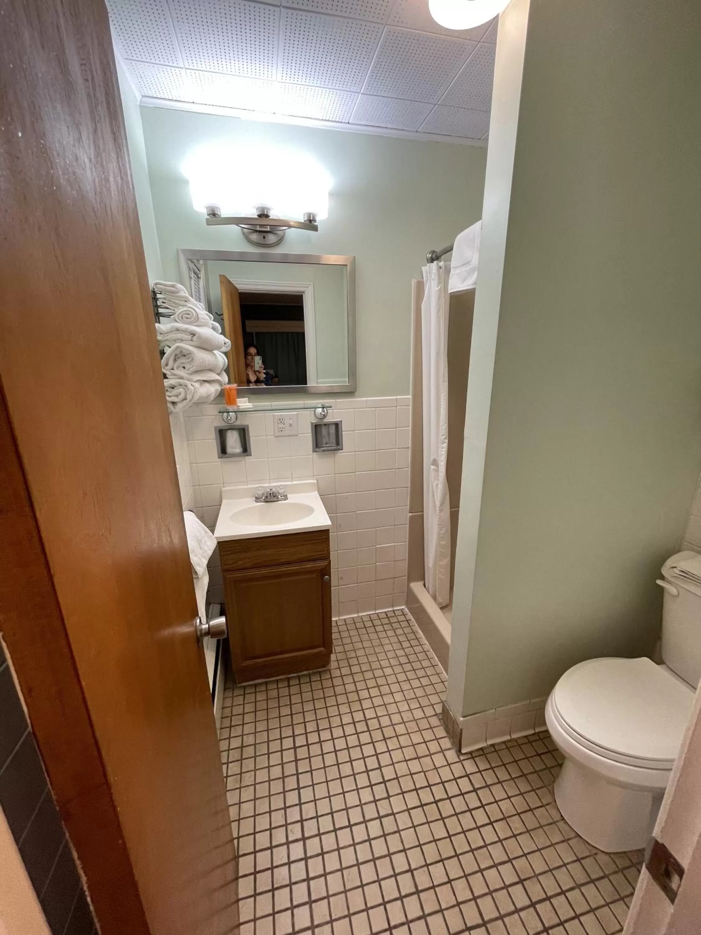 King Room in The Colonial Inn & Creamery