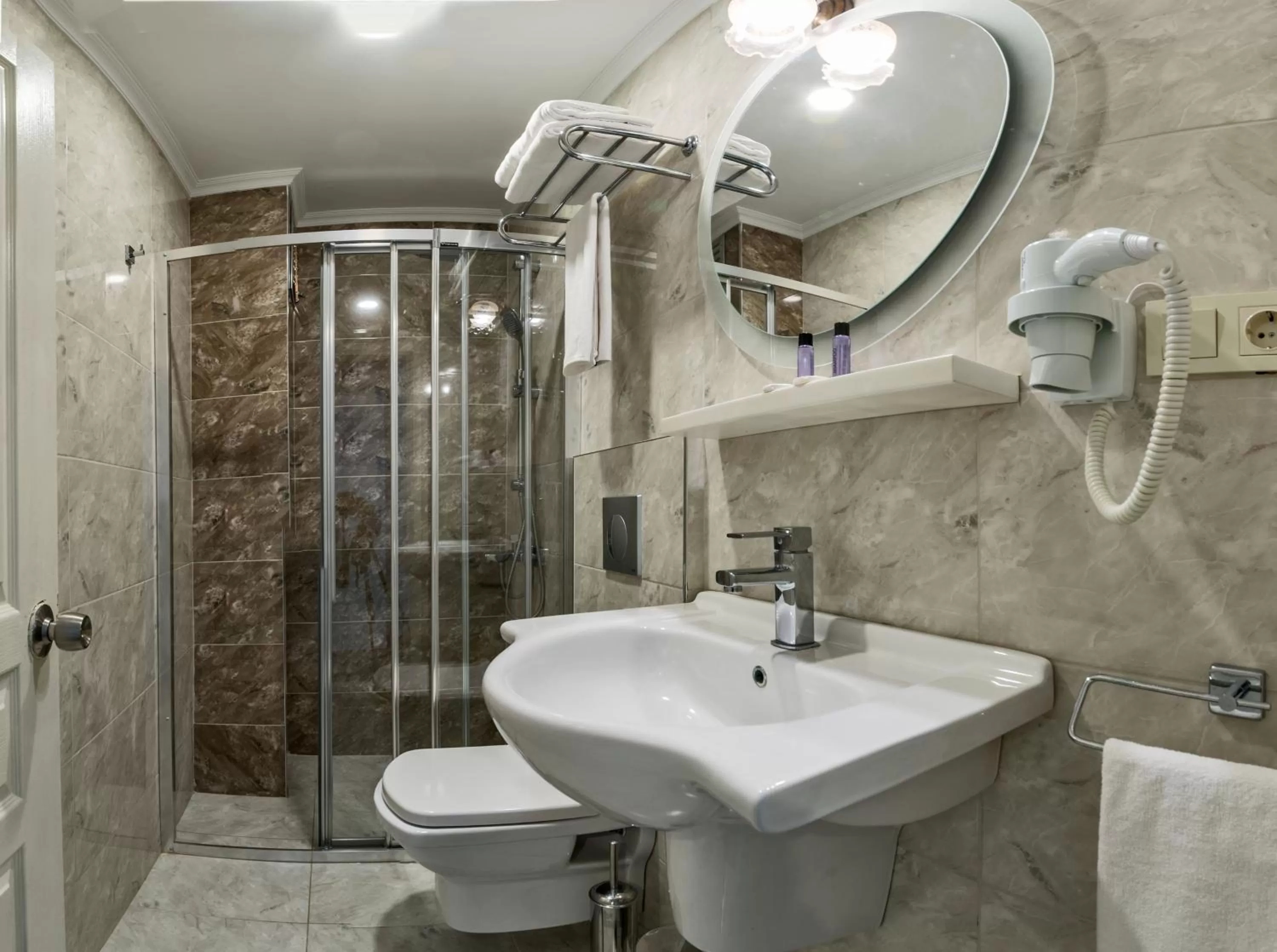 Bathroom in Valide Hotel