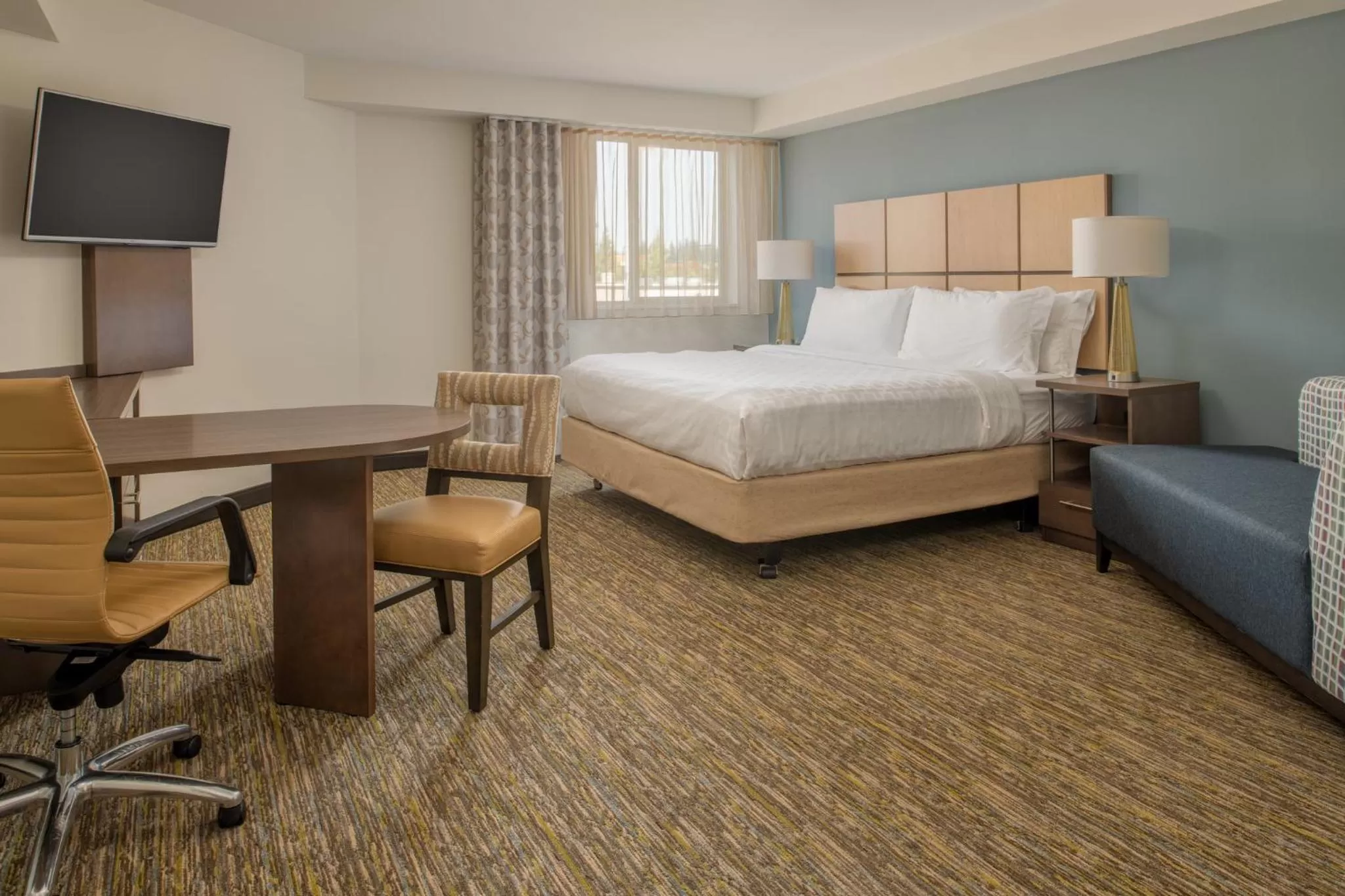 Photo of the whole room, Bed in Candlewood Suites Vancouver/Camas by IHG