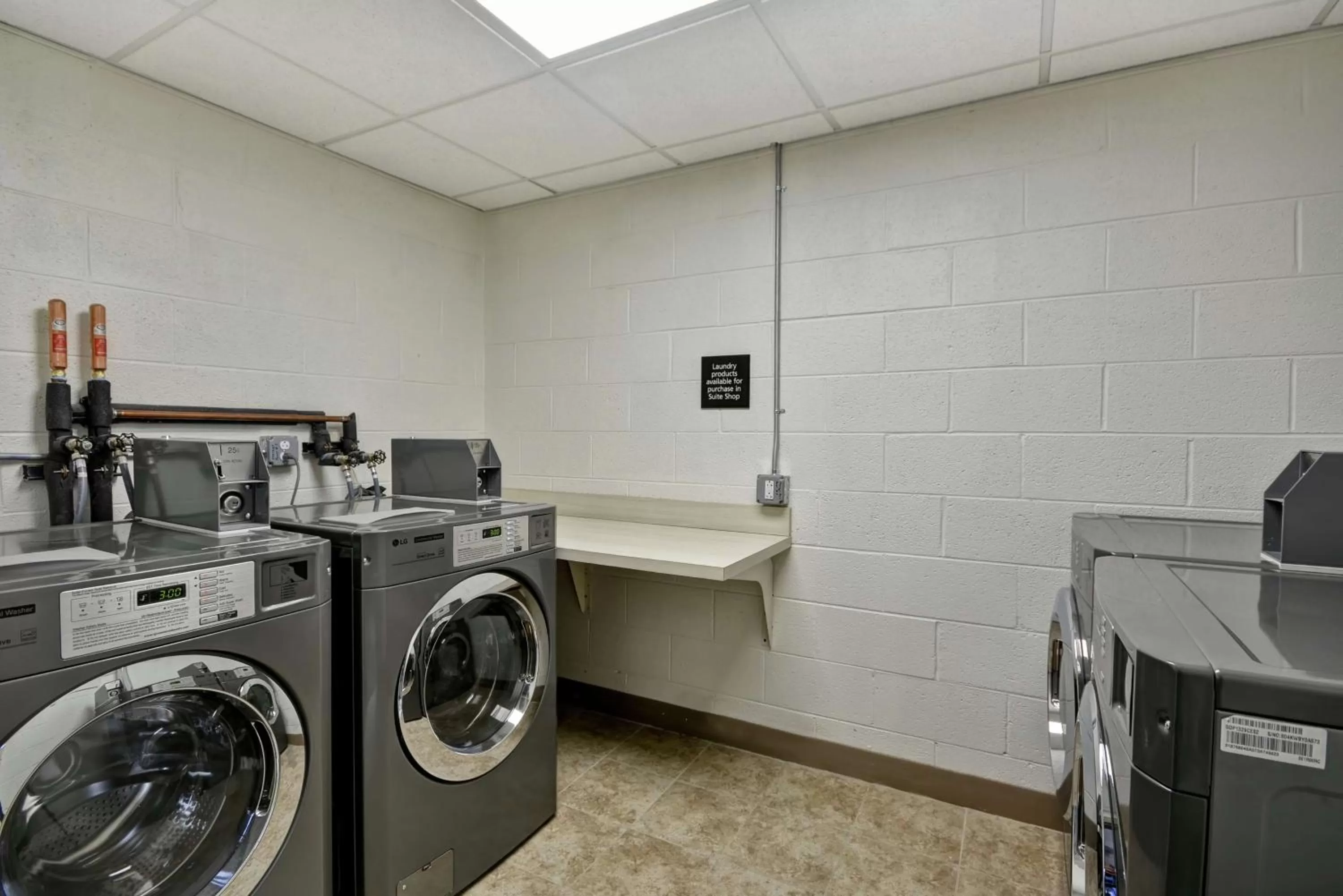 Property building in Hampton Inn Detroit Madison Heights South Troy