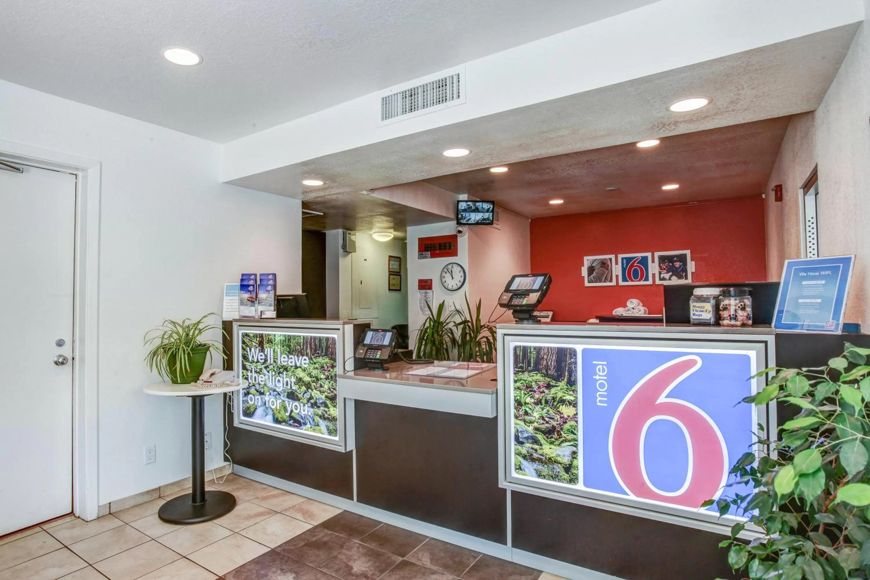 Lobby or reception in Motel 6-Grants Pass, OR