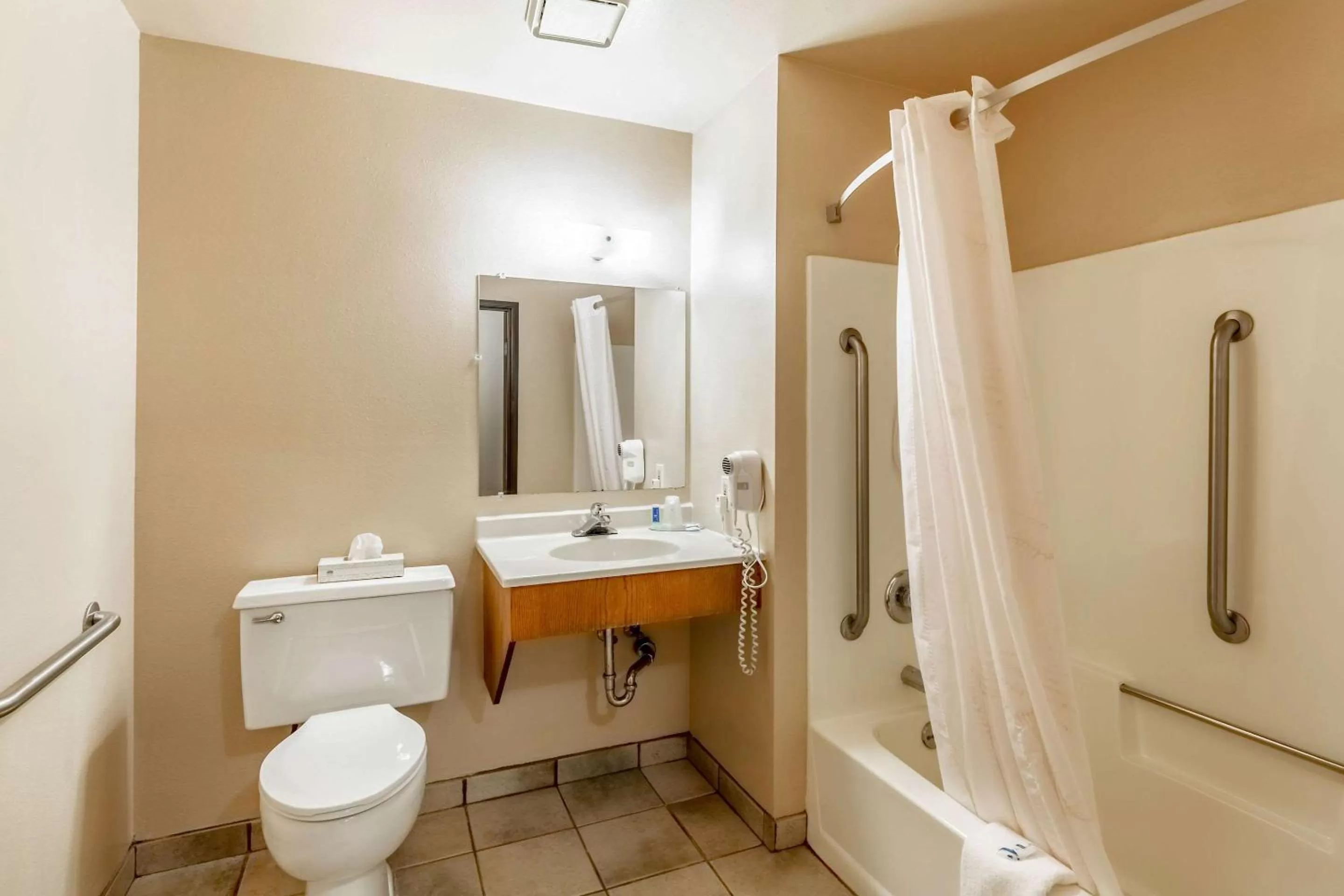 Photo of the whole room, Bathroom in Rodeway Inn