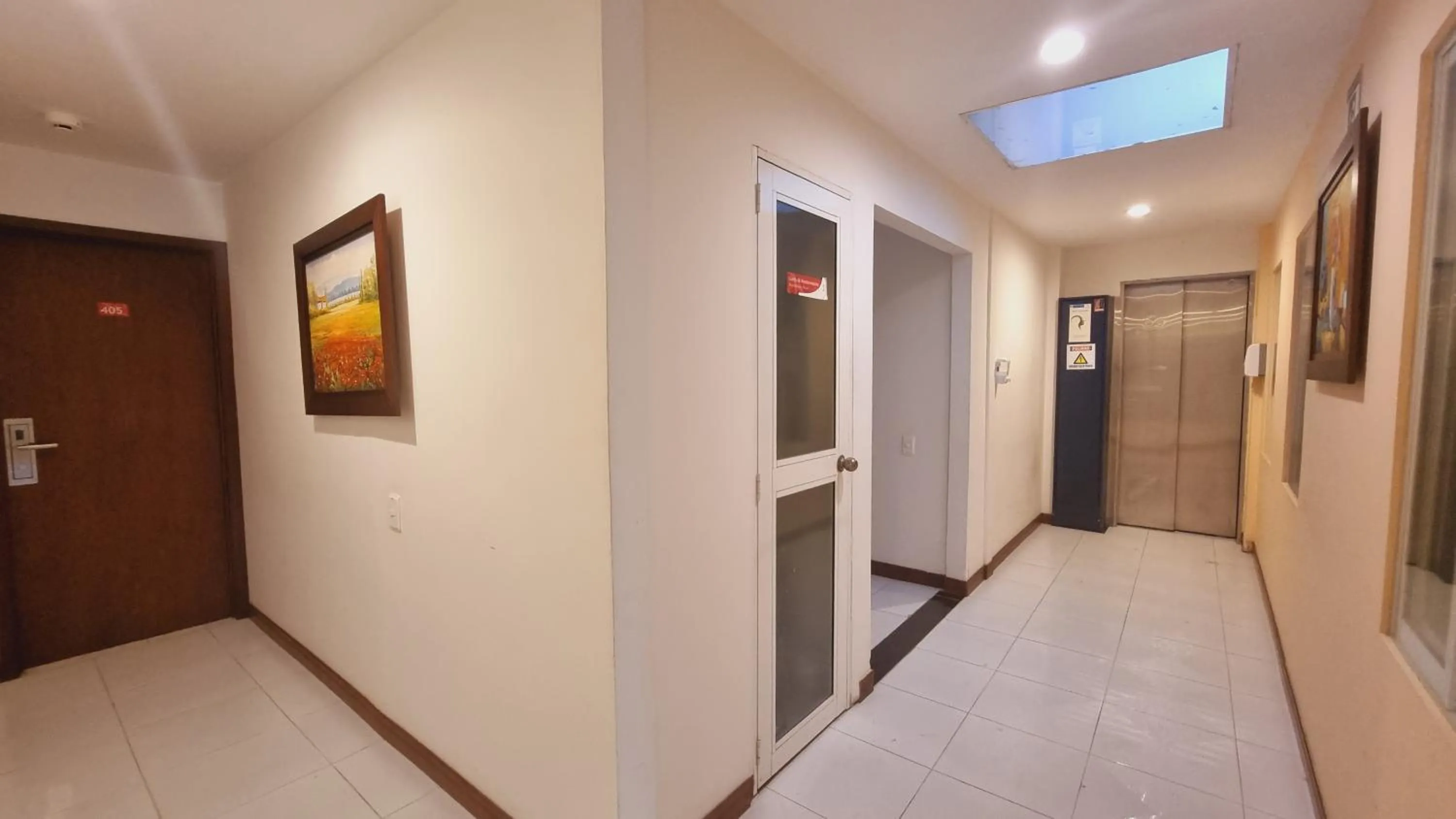 elevator in Hotel Karlo By GHO Hoteles