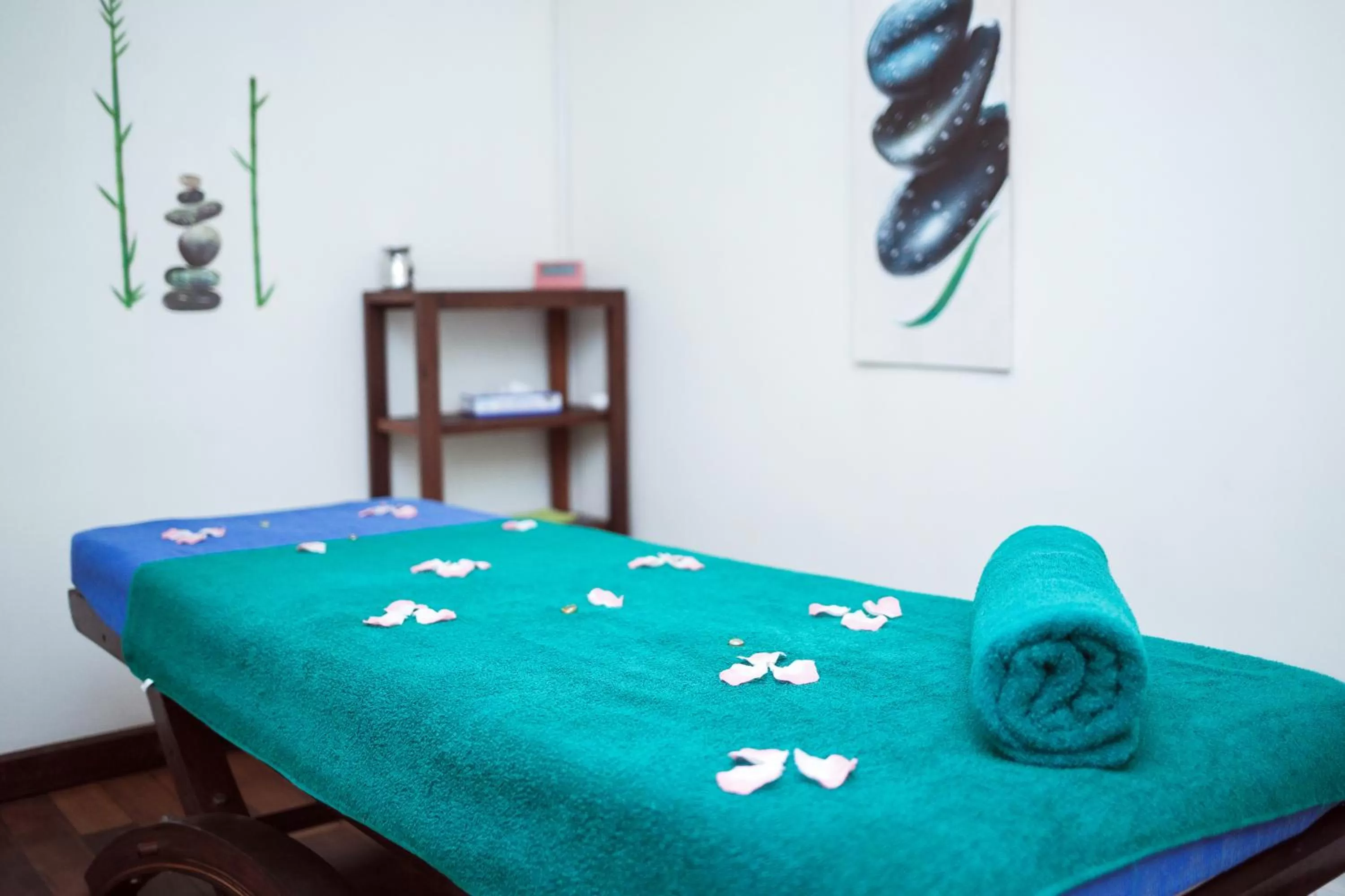 Massage, Bed in Calypso Hôtel