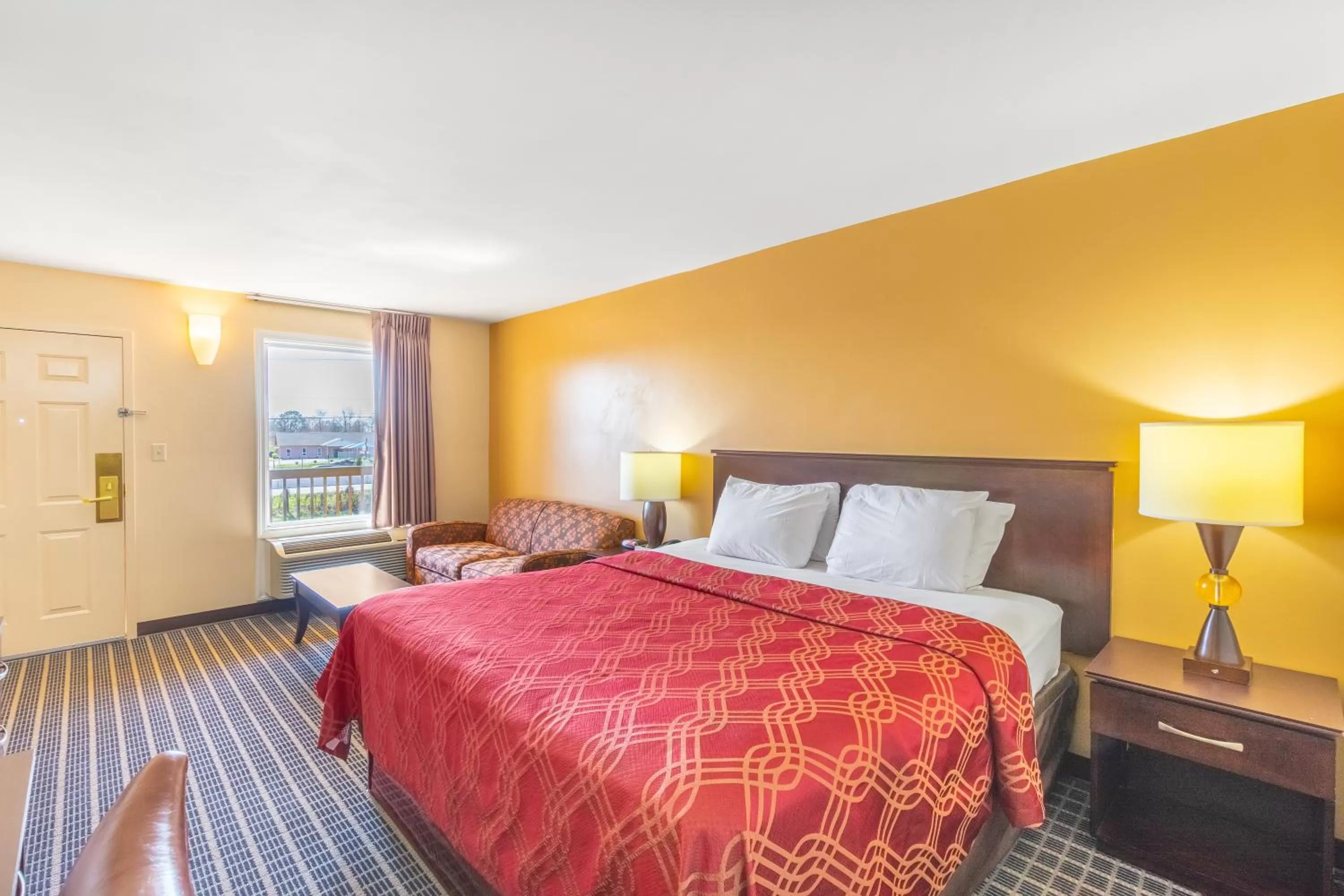 Photo of the whole room, Bed in Econo Lodge Gaffney