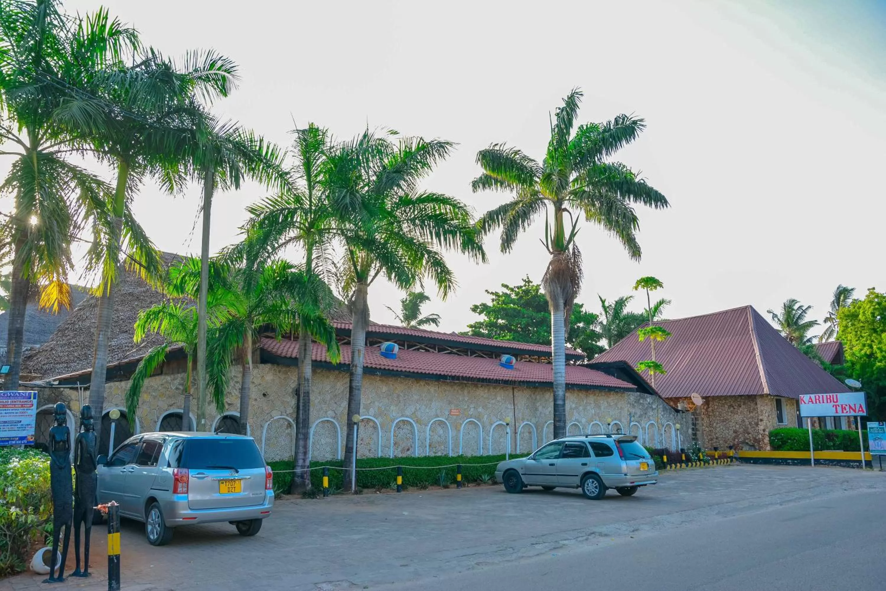 Parking in Best Western Jangwani Sea Breeze Resort