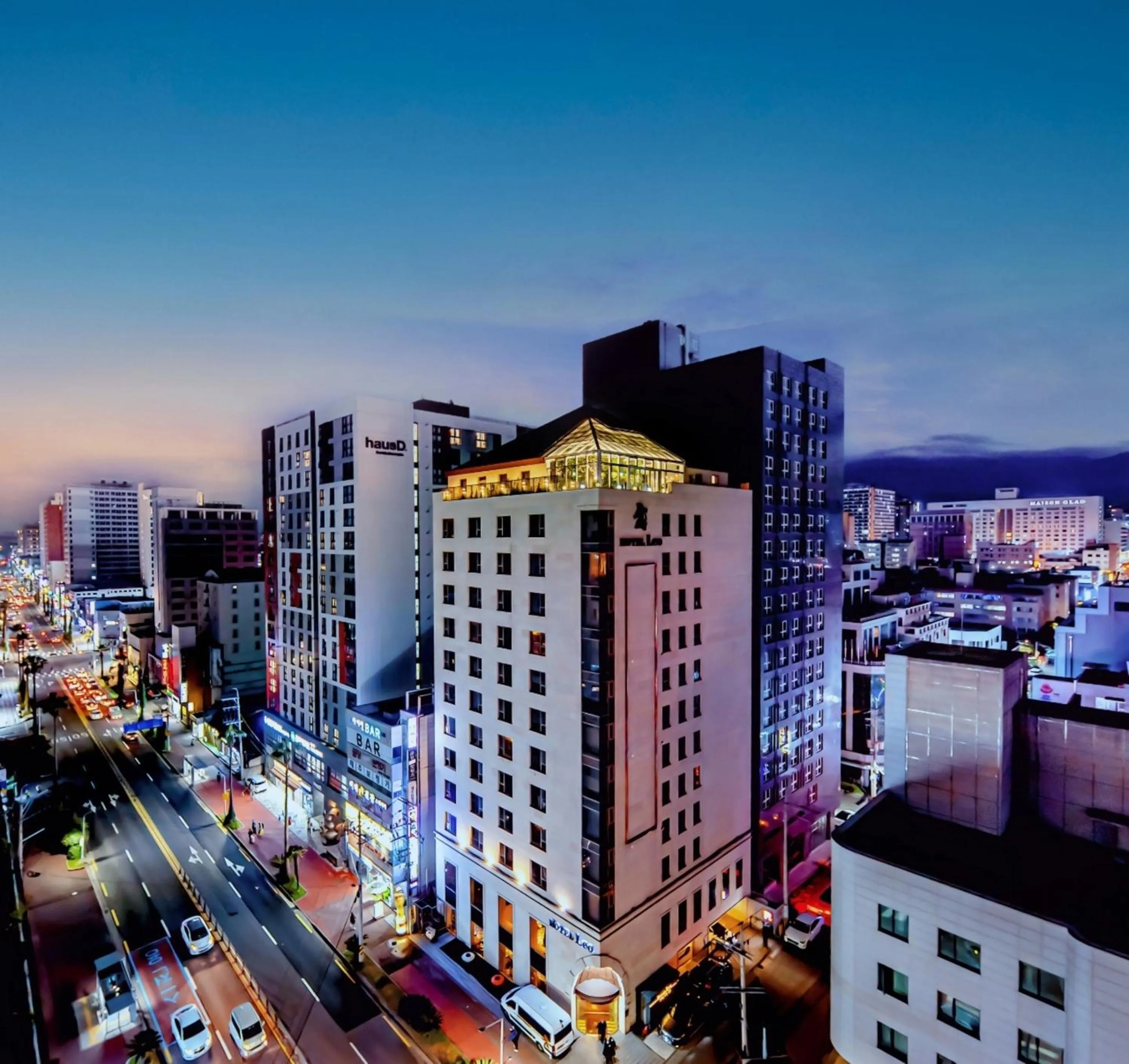 Property building in Hotel Leo