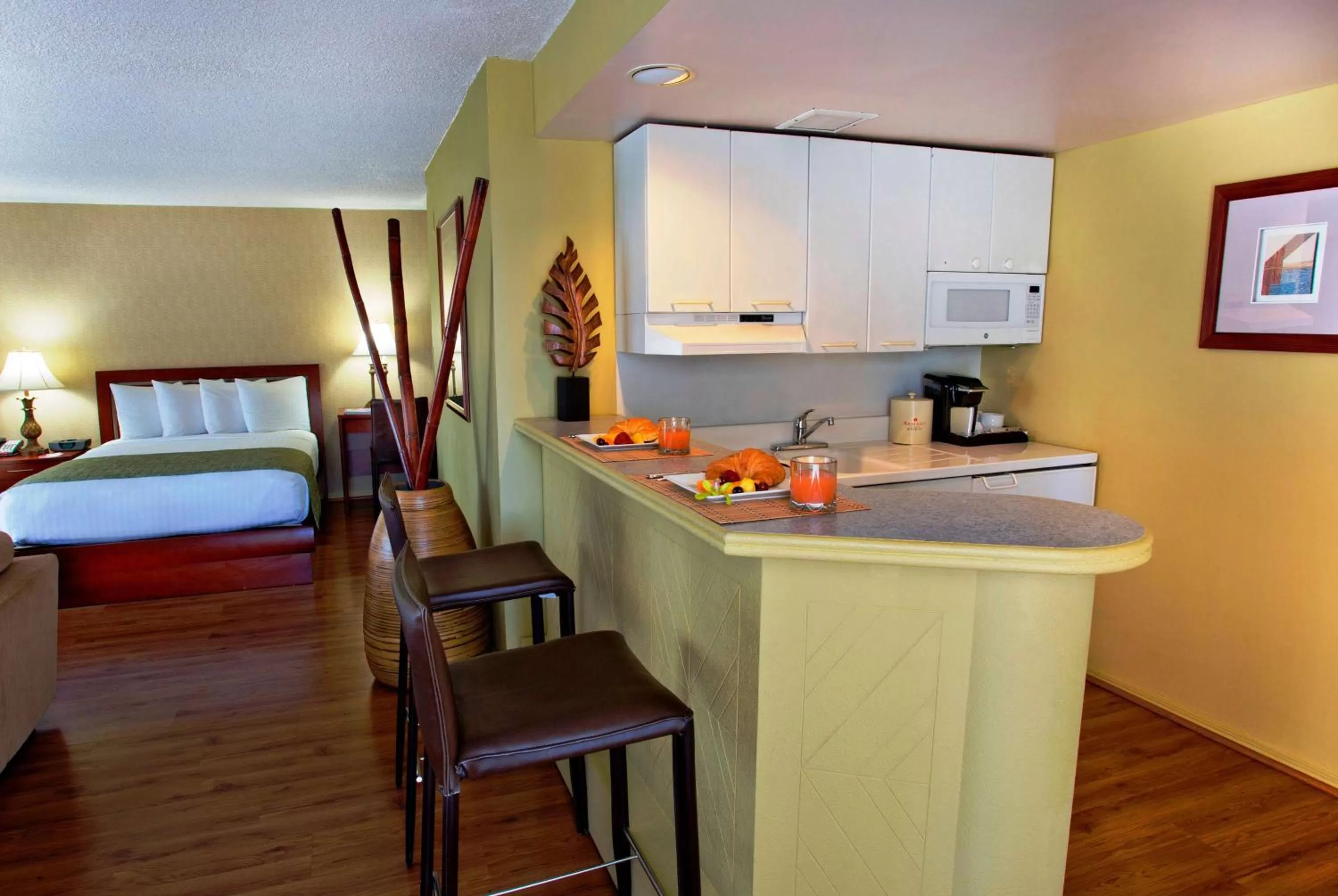 Photo of the whole room, Bed in Ramada Plaza by Wyndham Waikiki