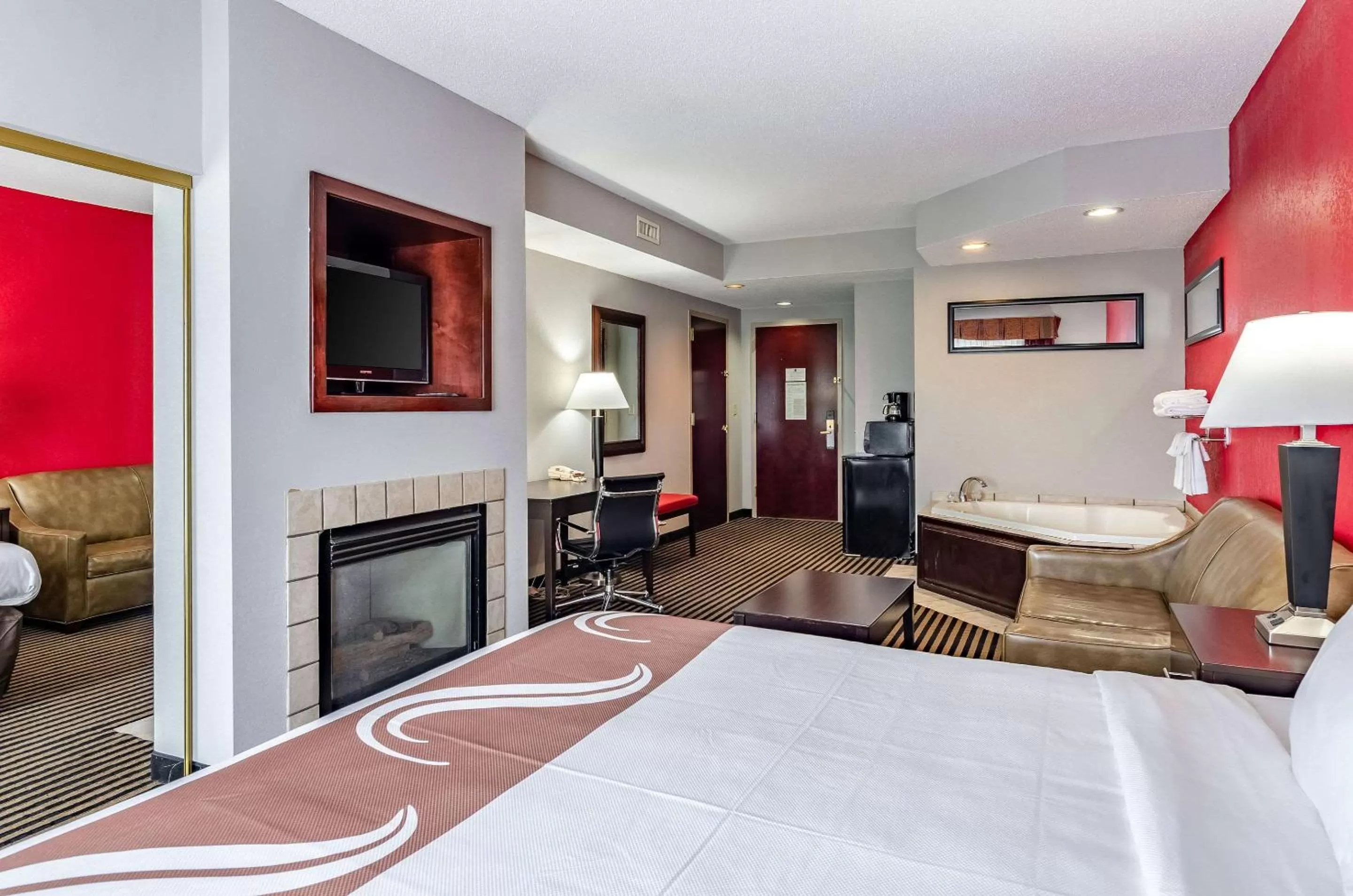 Photo of the whole room, Bed in Quality Inn & Suites Abingdon