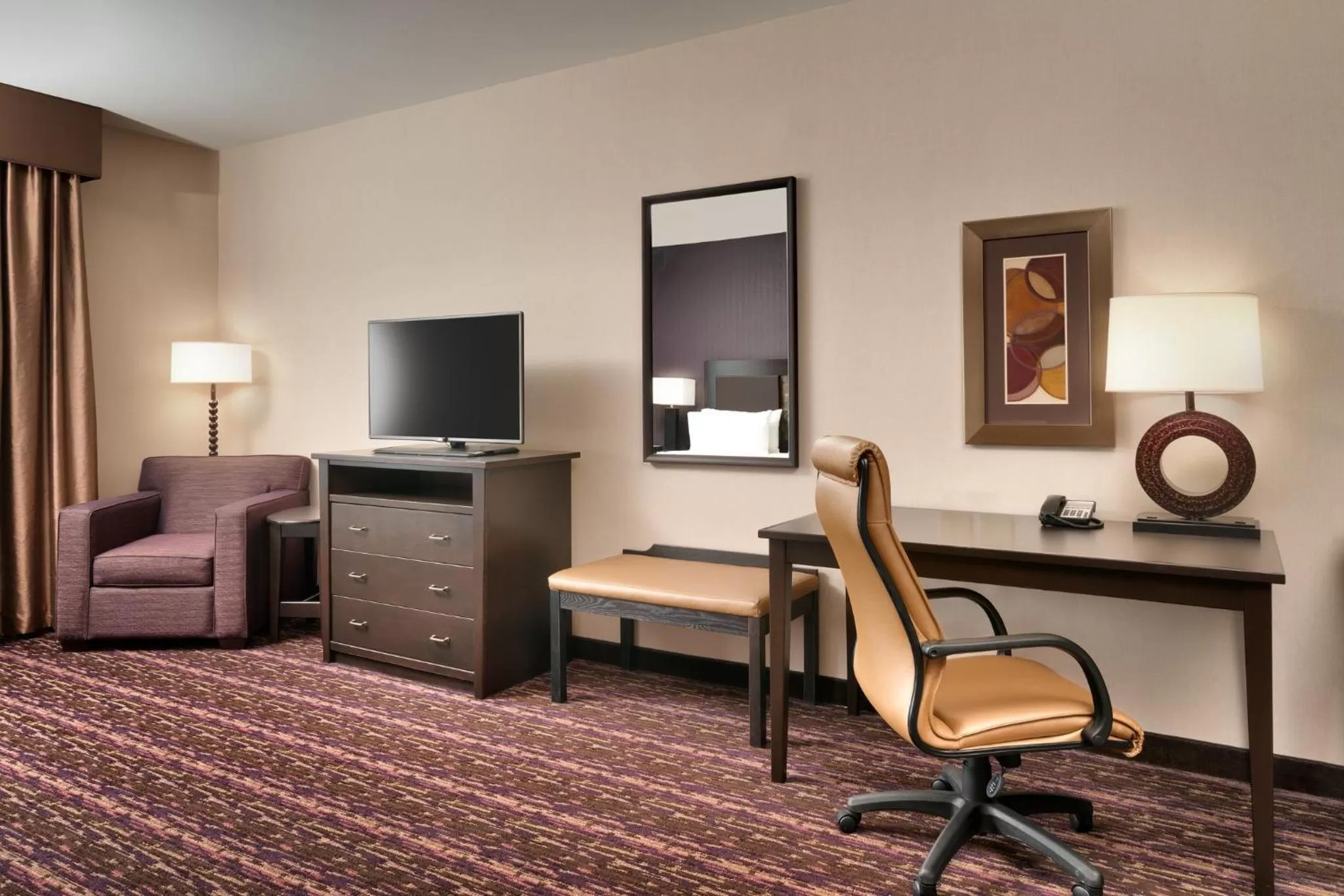 Bedroom in Holiday Inn Express Hotel & Suites Billings by IHG