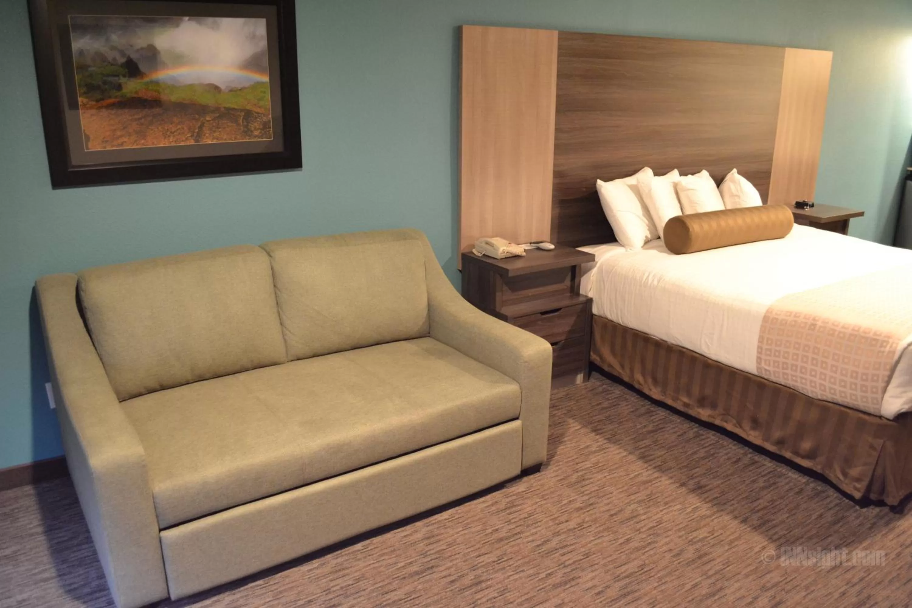 King Suite with Balcony in Yosemite Southgate Hotel & Suites