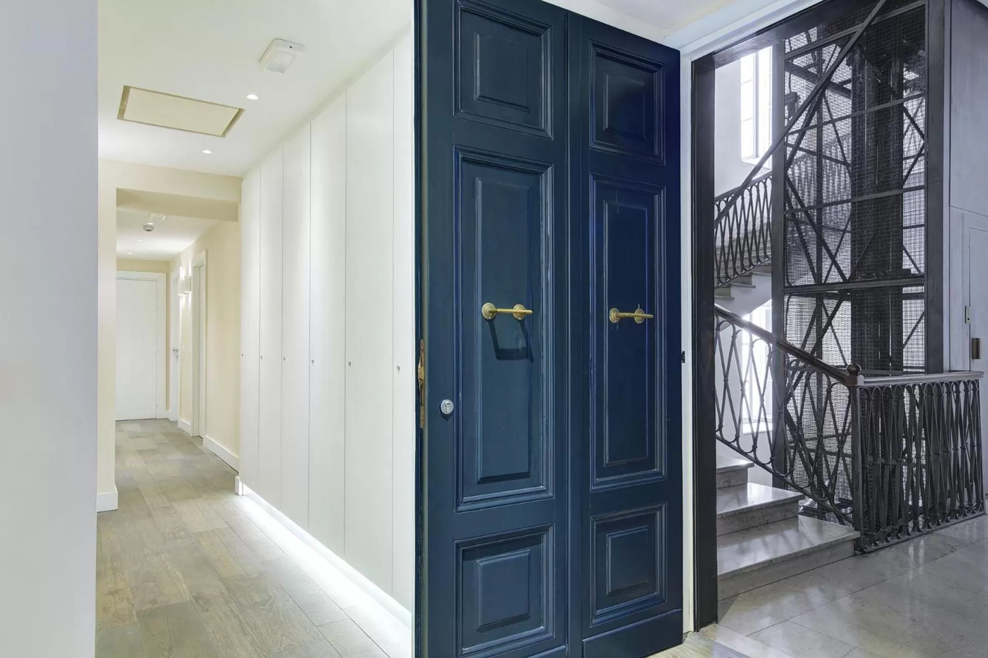 Facade/entrance in ECCE ROMA